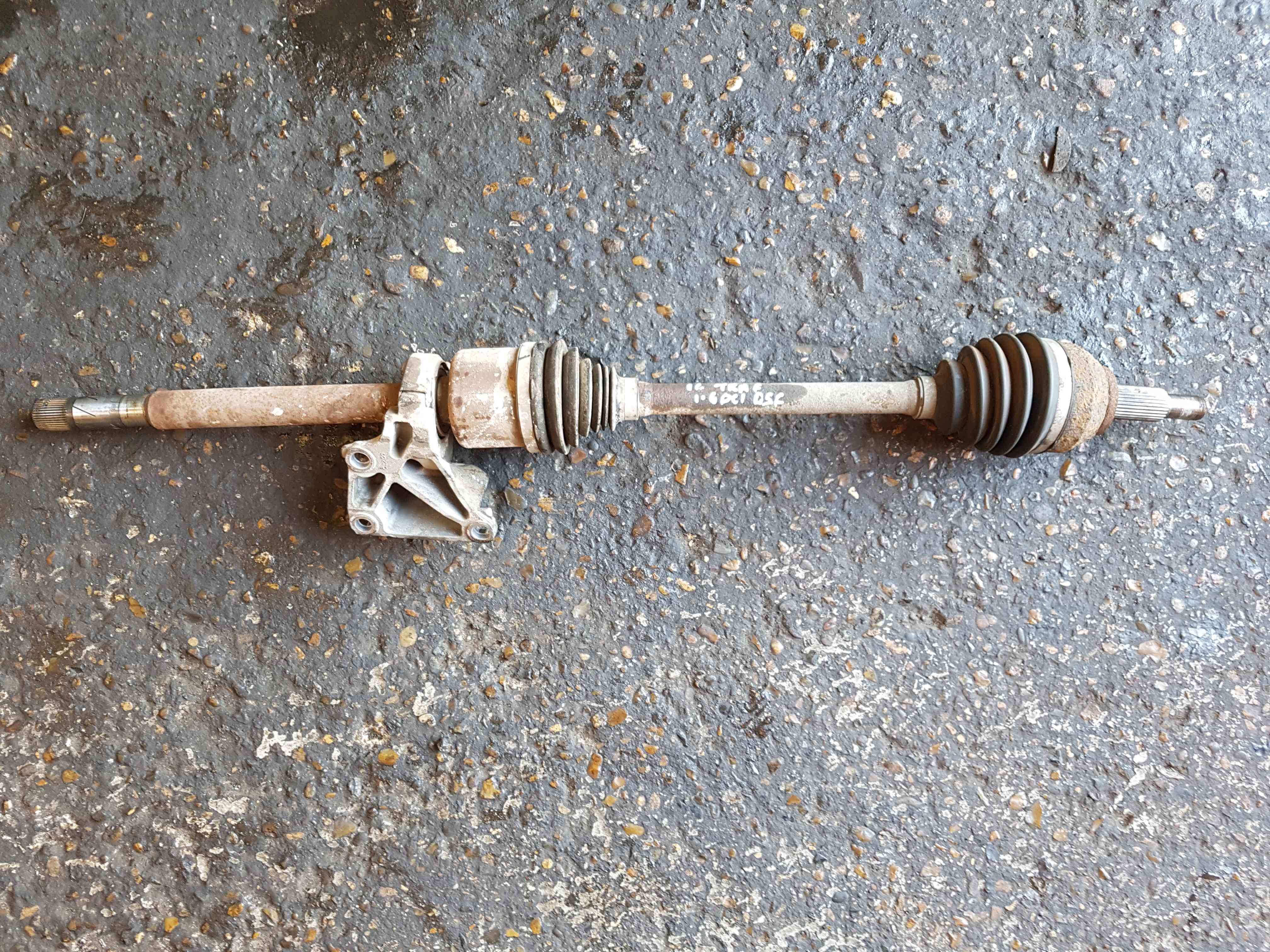 Thumb 7 Renault Trafic MK3 2014-2018 1.6 DCI Drivers OSF Front Driveshaft