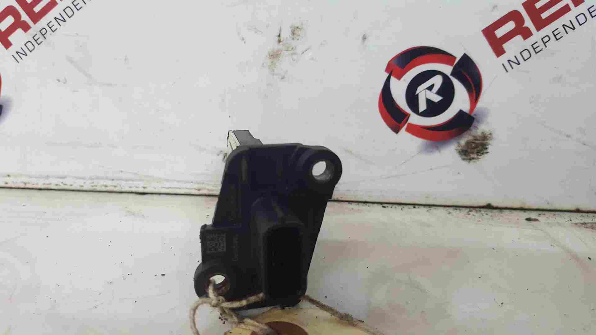 Thumb 3 Renault Trafic MK3 2014-2018 Air Flow Meter 1.6 dci 93450753