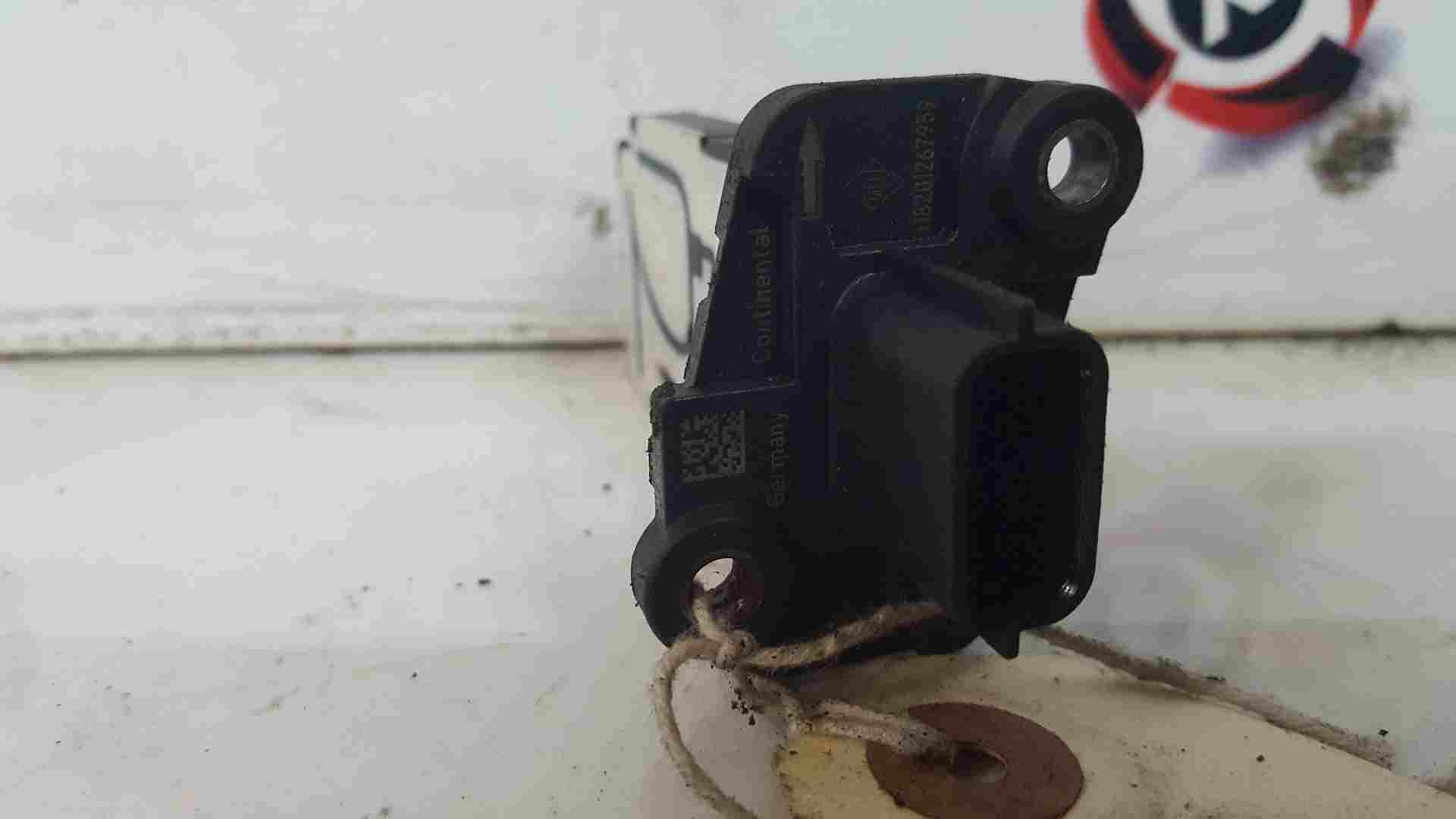 Thumb 4 Renault Trafic MK3 2014-2018 Air Flow Meter 1.6 dci 93450753