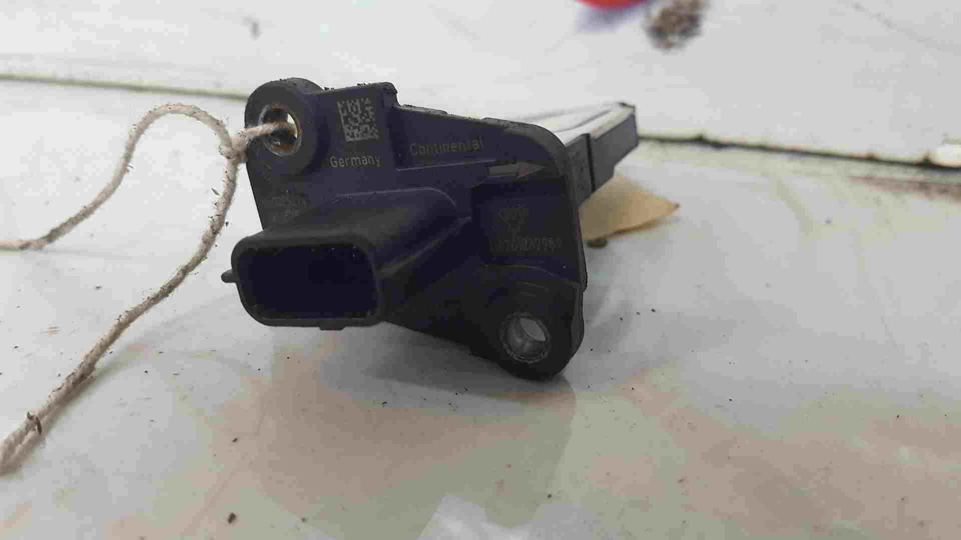 Thumb 7 Renault Trafic MK3 2014-2018 Air Flow Meter 1.6 dci 93450753