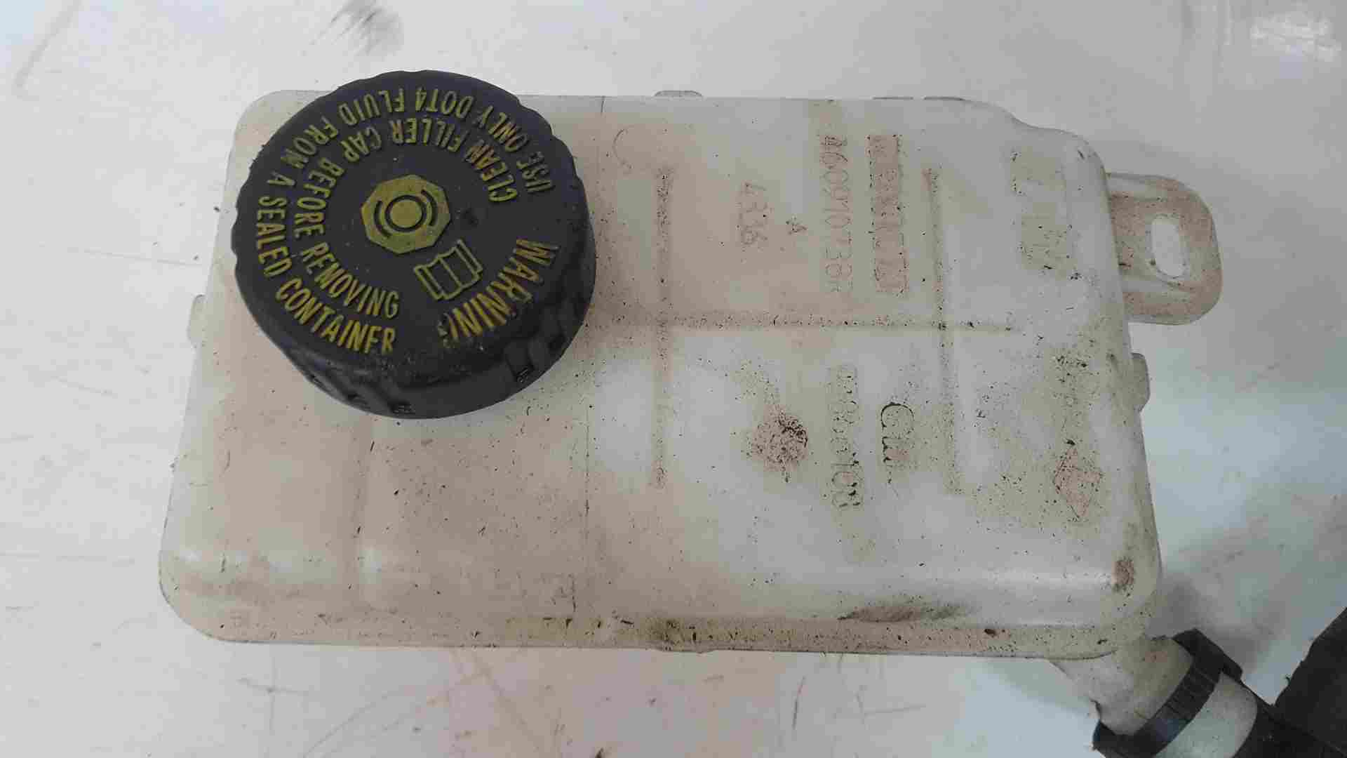 Thumb 3 Renault Trafic MK3 2014-2018 BRAKE FLUID RESERVOIR 460910738r