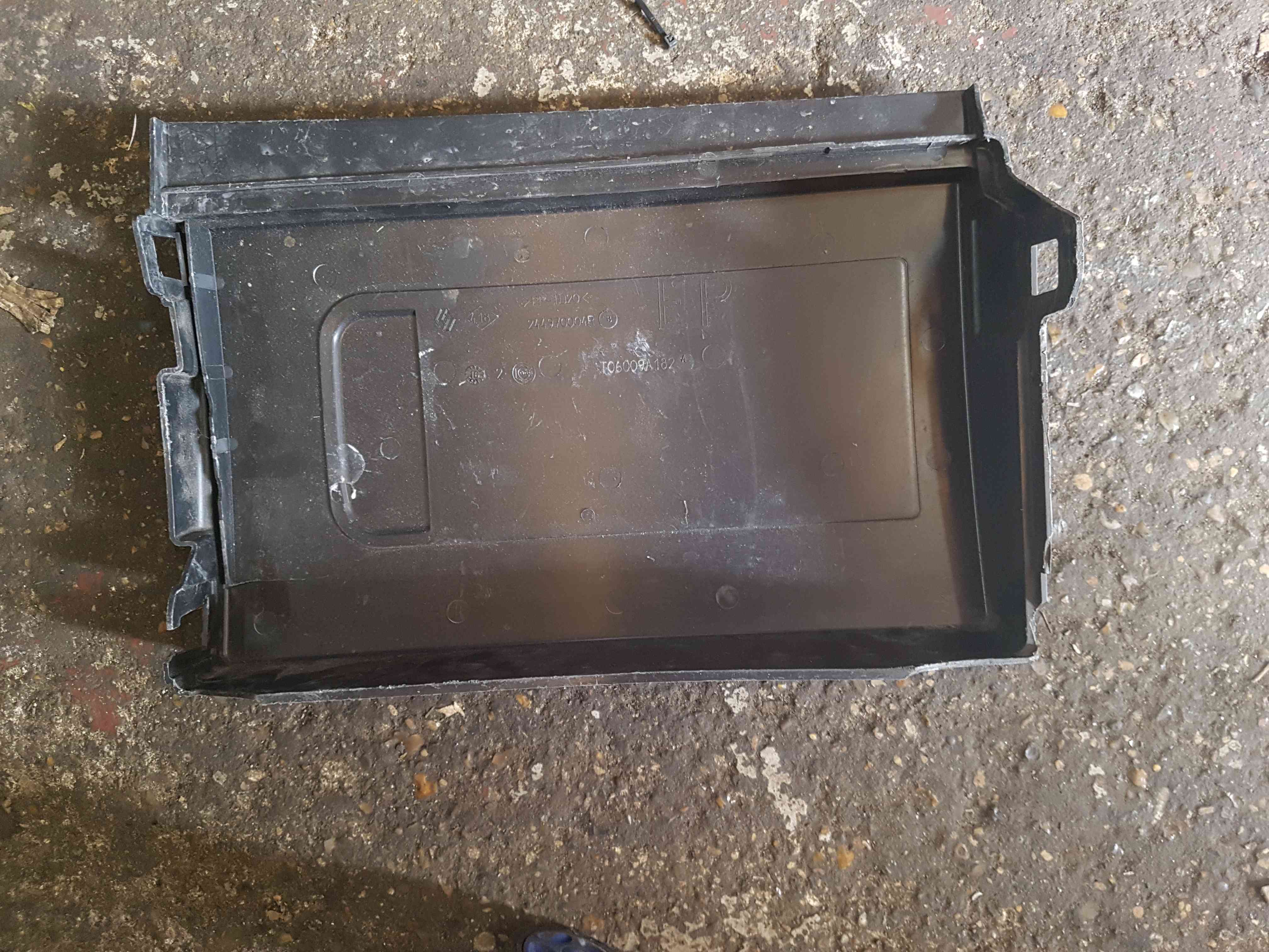 Thumb 4 Renault Trafic MK3 2014-2018 Battery Cover LID Plastic 244970004R