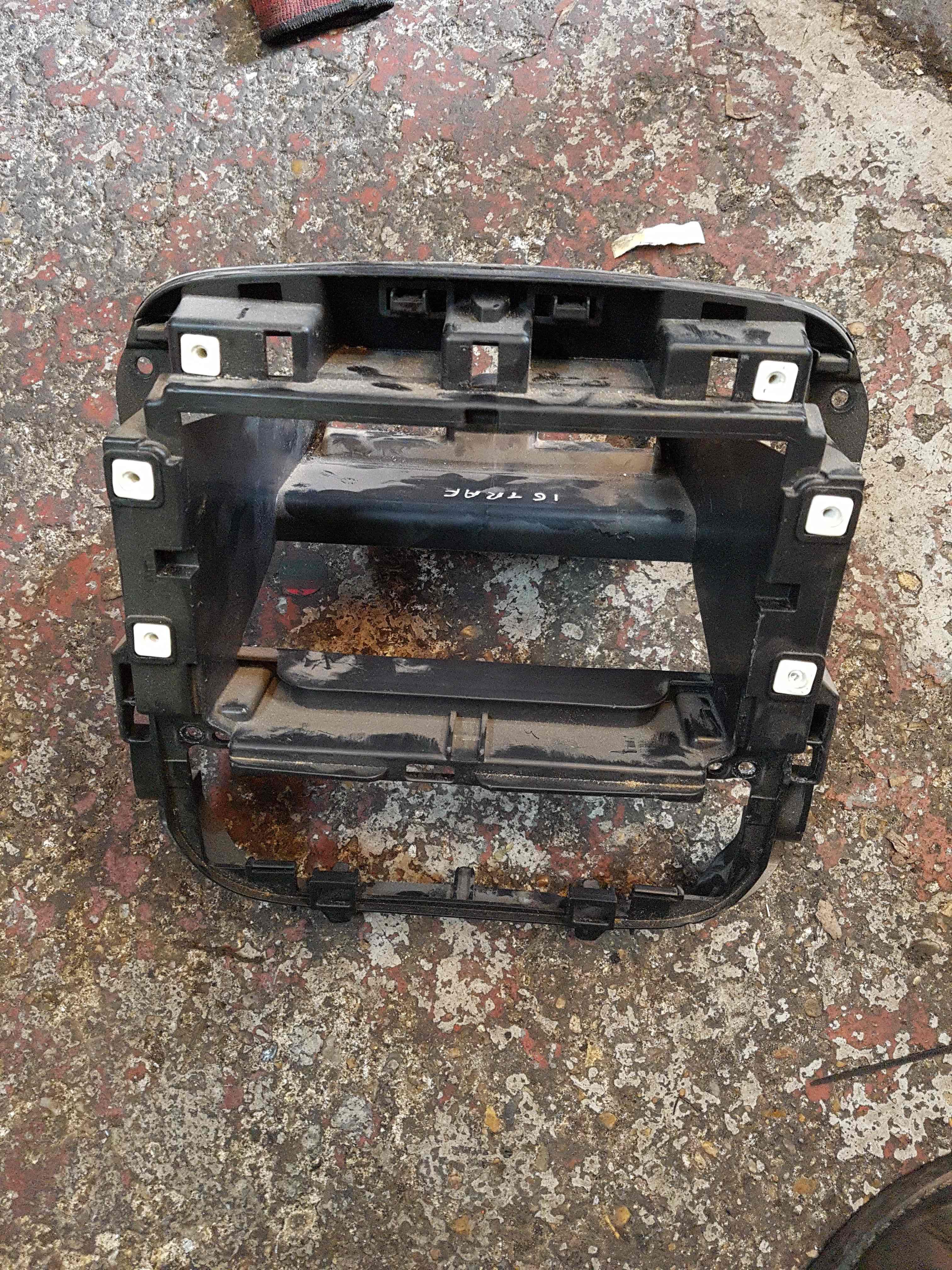 Thumb 2 Renault Trafic MK3 2014-2018 Centre Radio Cage Trim 678704840R