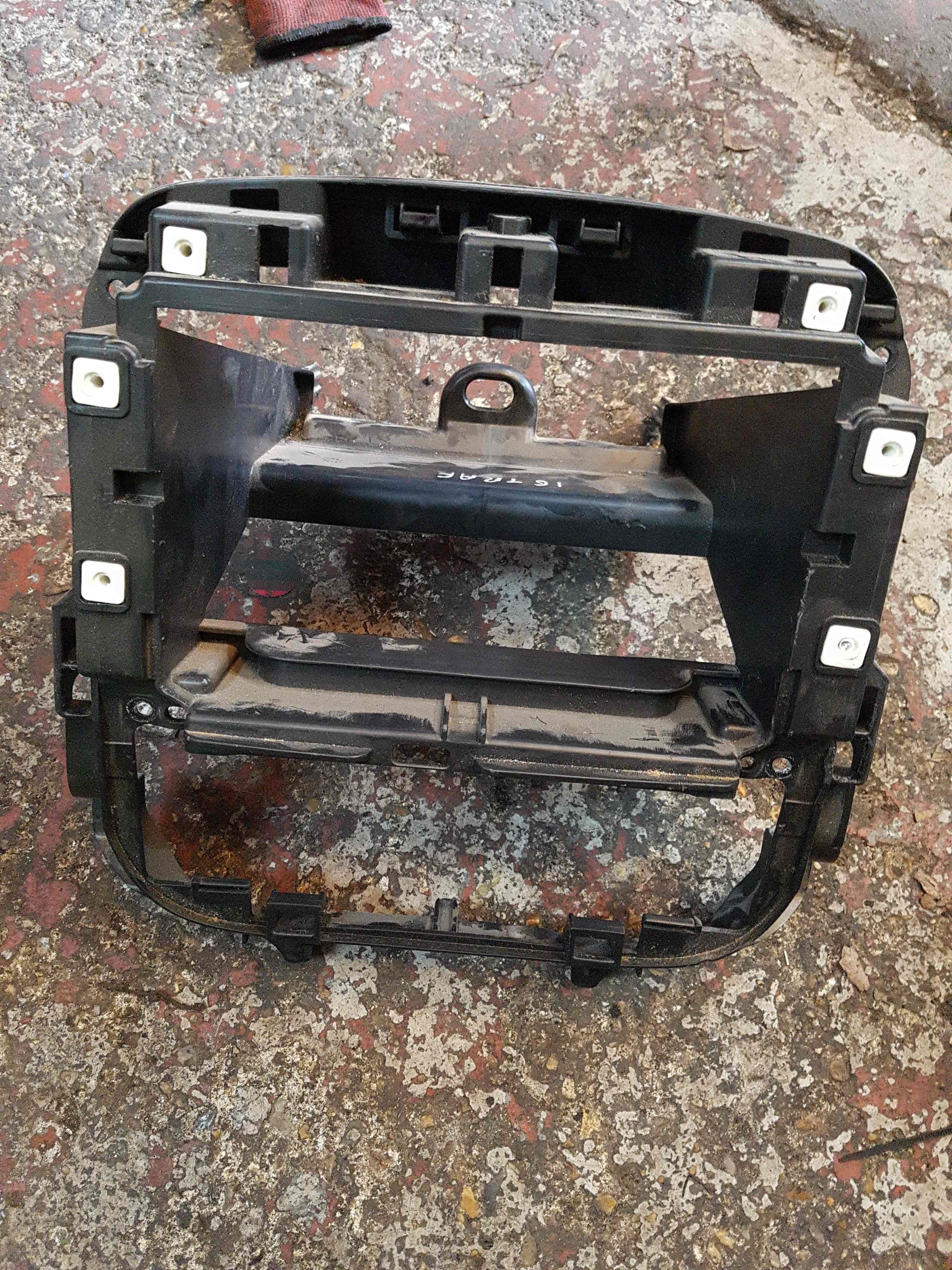 Thumb 3 Renault Trafic MK3 2014-2018 Centre Radio Cage Trim 678704840R