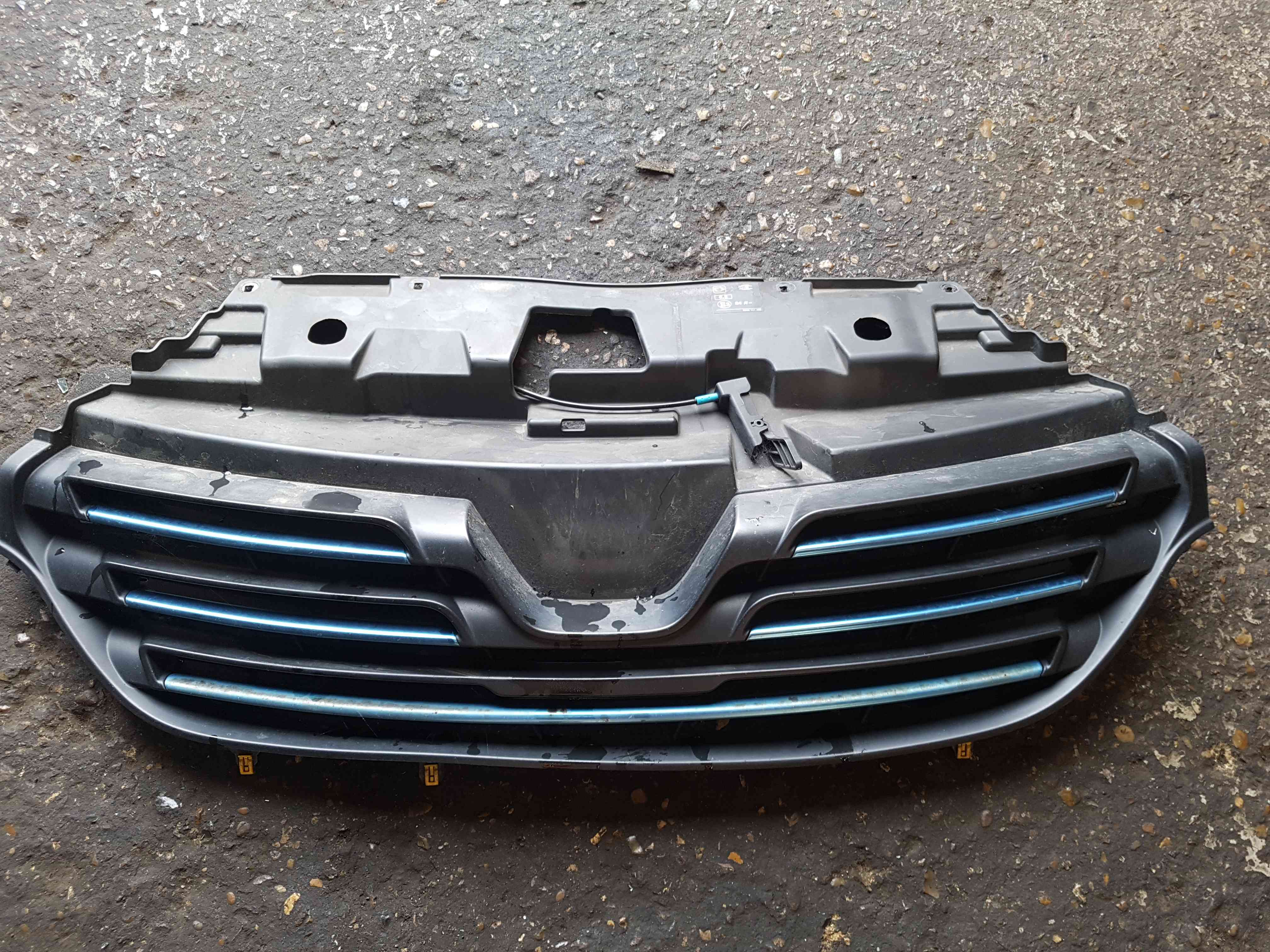 Thumb 3 Renault Trafic MK3 2014-2018 Complete Front TOP Grill 8200721895