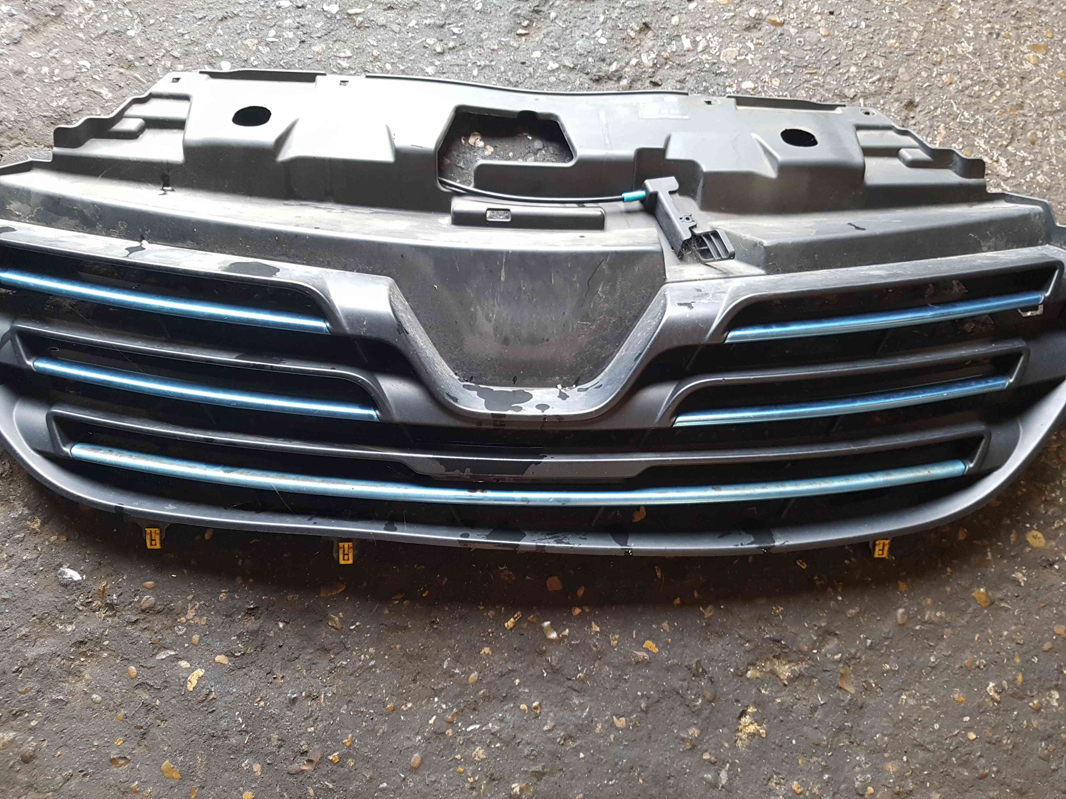 Thumb 6 Renault Trafic MK3 2014-2018 Complete Front TOP Grill 8200721895