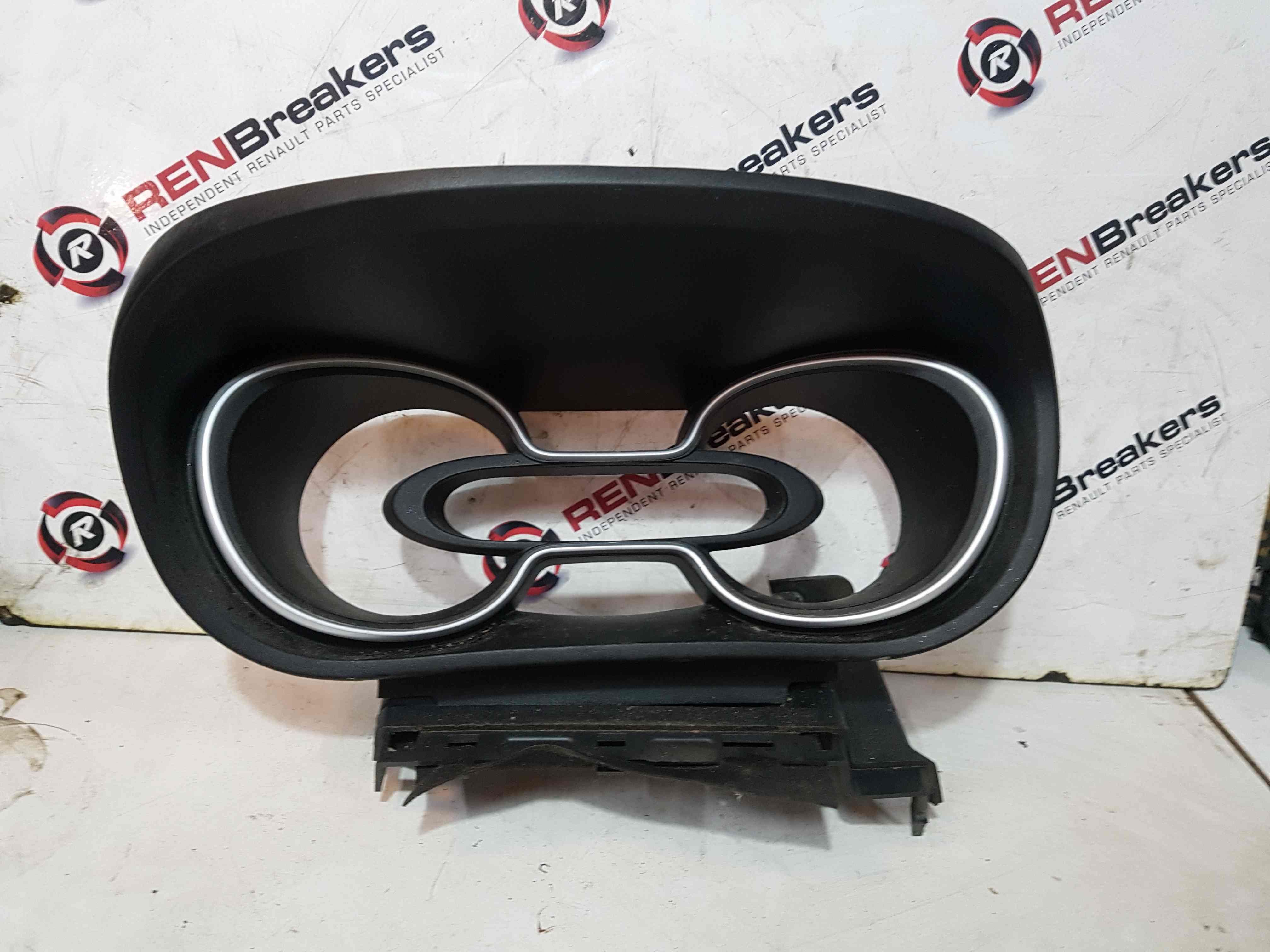 Thumb 3 Renault Trafic MK3 2014-2018 Drivers Cluster Clock Cover 681017678R