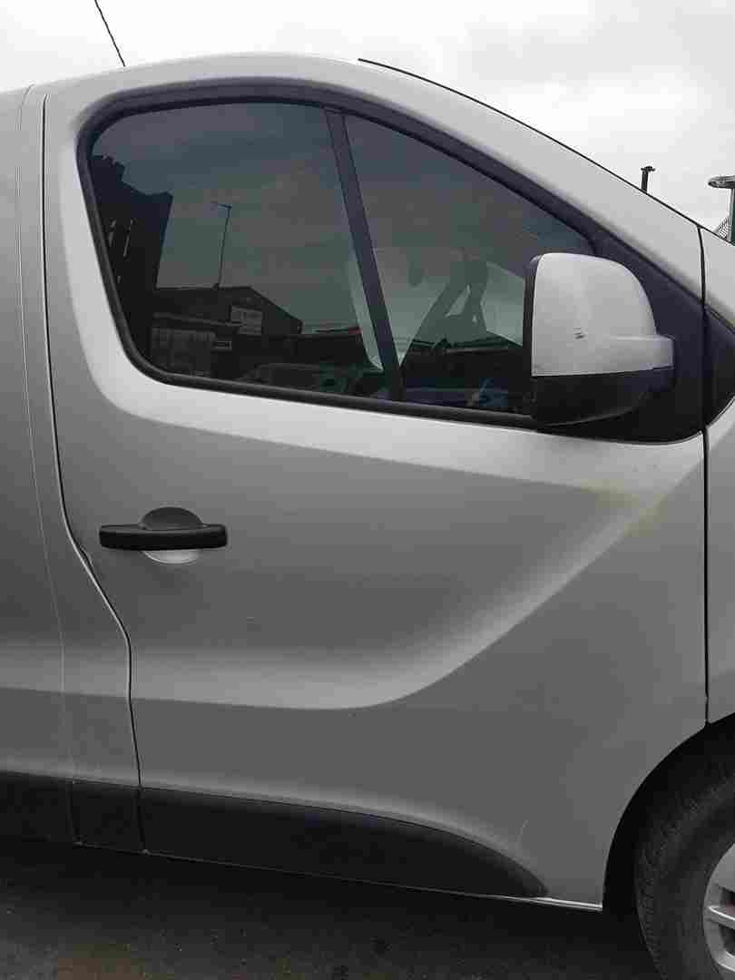 Thumb 7 Renault Trafic MK3 2014-2018 Drivers OSF Front Door Silver Ted69 Dent