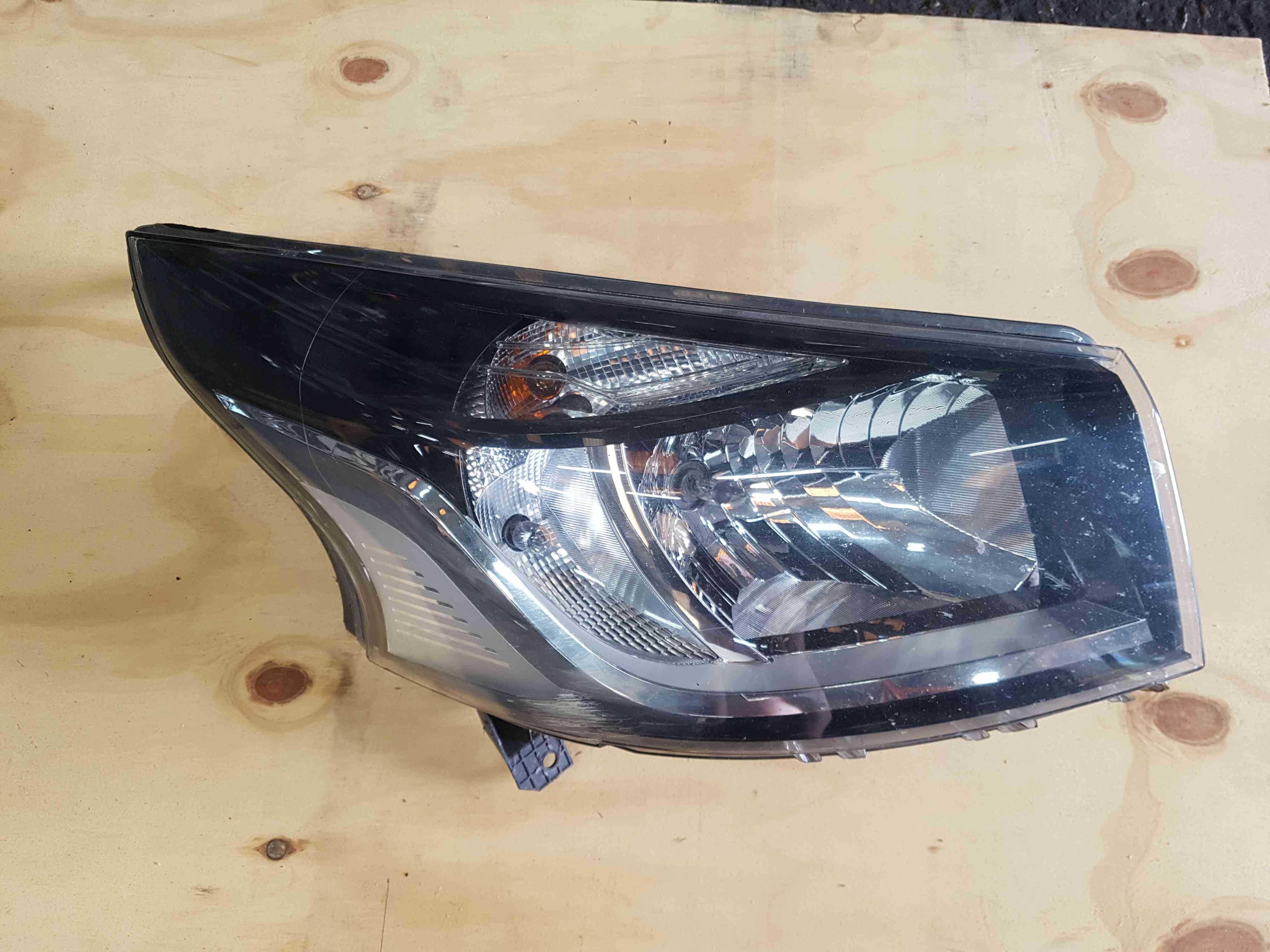 Renault Trafic MK3 2014-2018 Drivers OSF Front Headlight