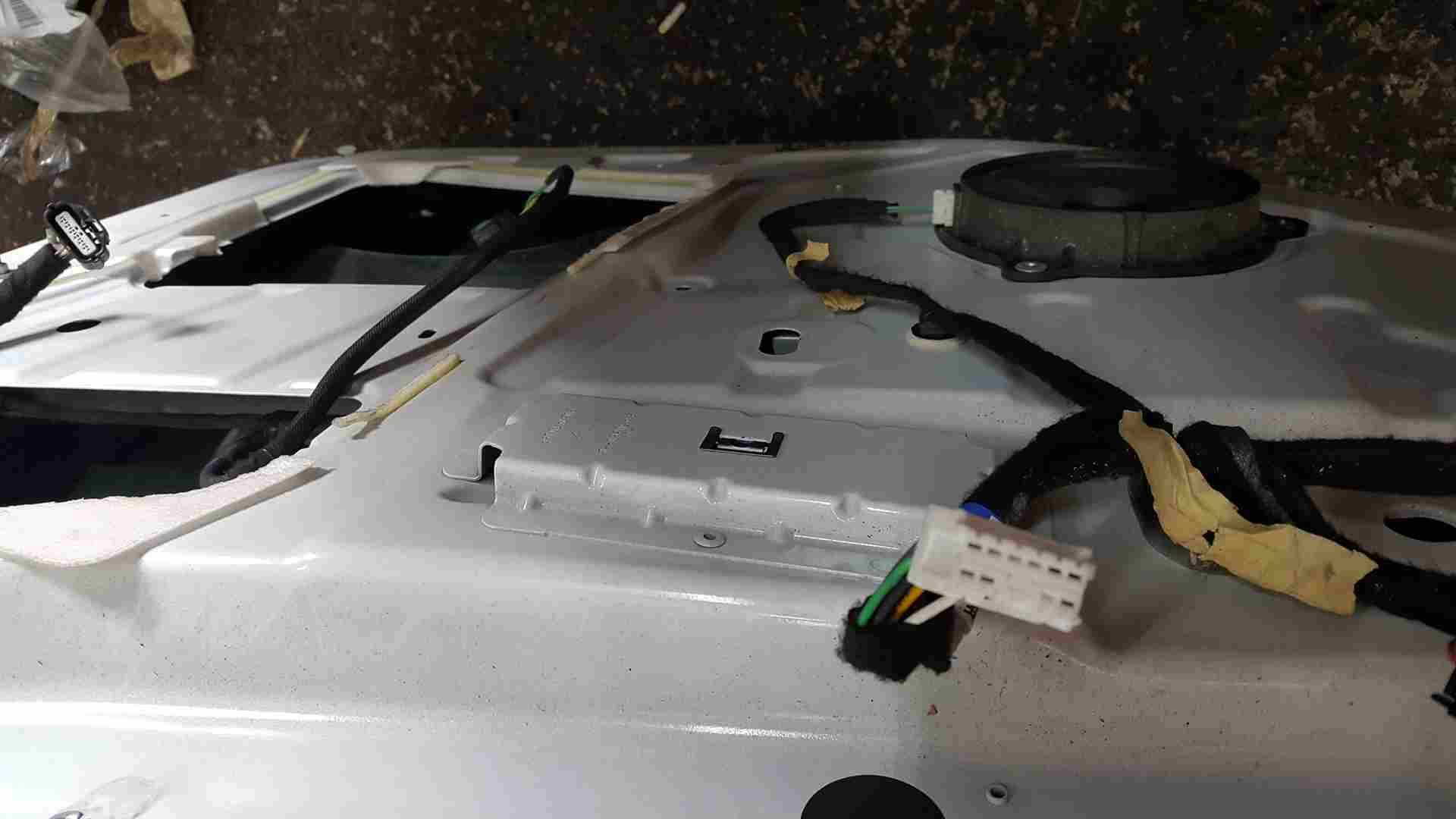 Thumb 6 Renault Trafic MK3 2014-2018 Drivers OSF Front White Door Ov369