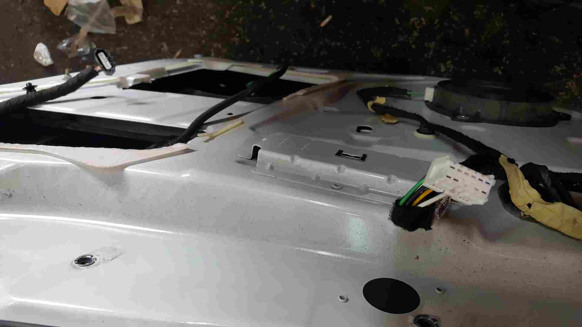Thumb 7 Renault Trafic MK3 2014-2018 Drivers OSF Front White Door Ov369