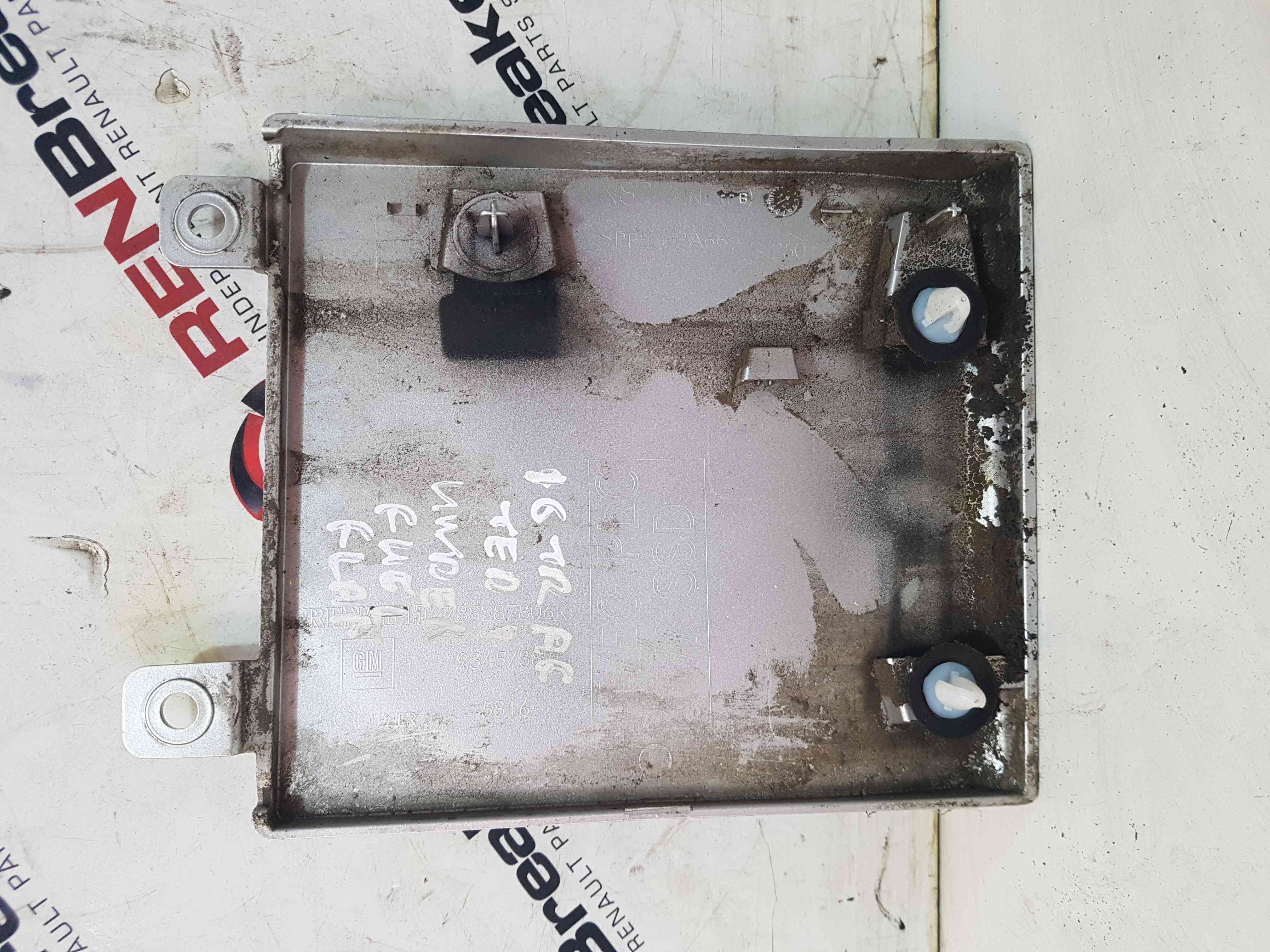 Thumb 7 Renault Trafic MK3 2014-2018 Drivers OSR Rear Door Silver Ted69