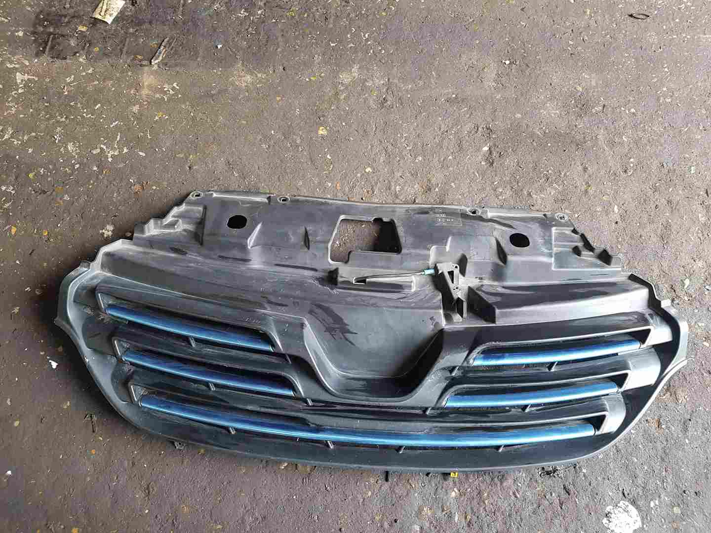 Thumb 2 Renault Trafic MK3 2014-2018 Front Bumper Grille Grill Blue Trim 101999648R
