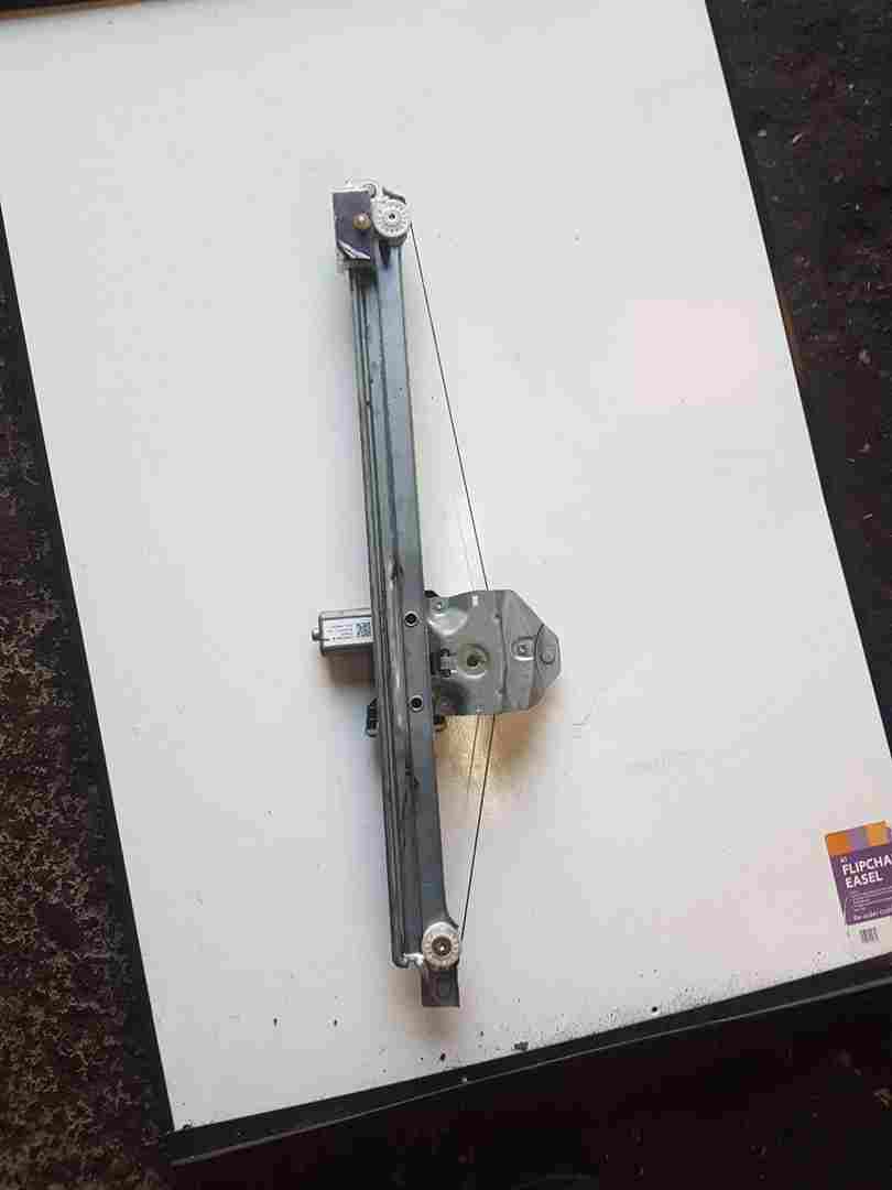Thumb 7 Renault Trafic MK3 2014-2018 Front Driver Side Window Motor Regulator OSF 6pin