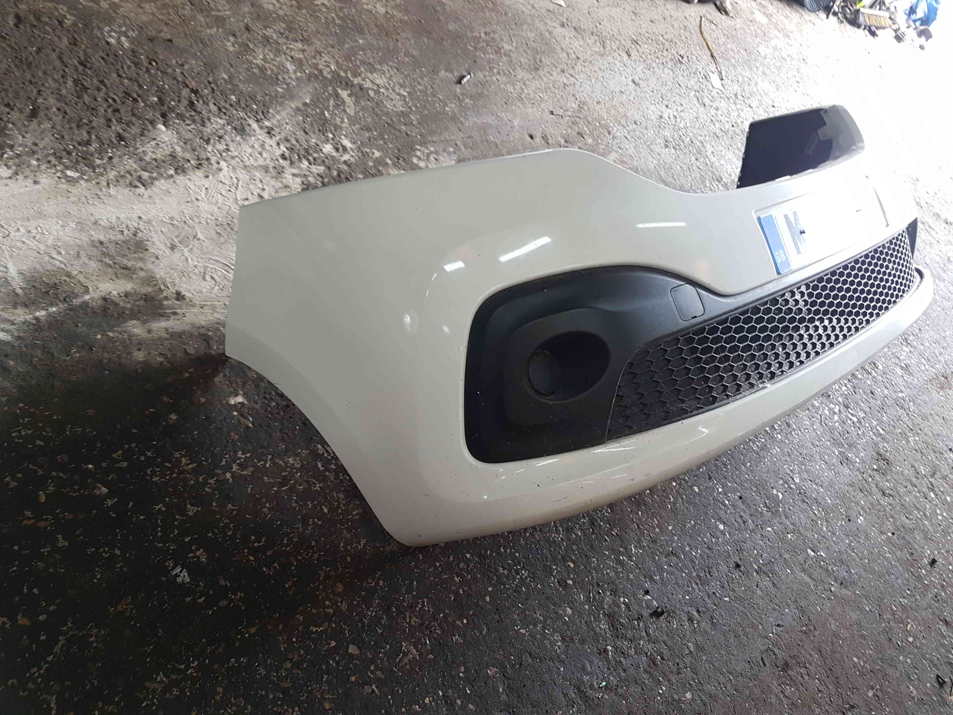 Thumb 9 Renault Trafic MK3 2014-2018 Front Bumper ICE White Ov369