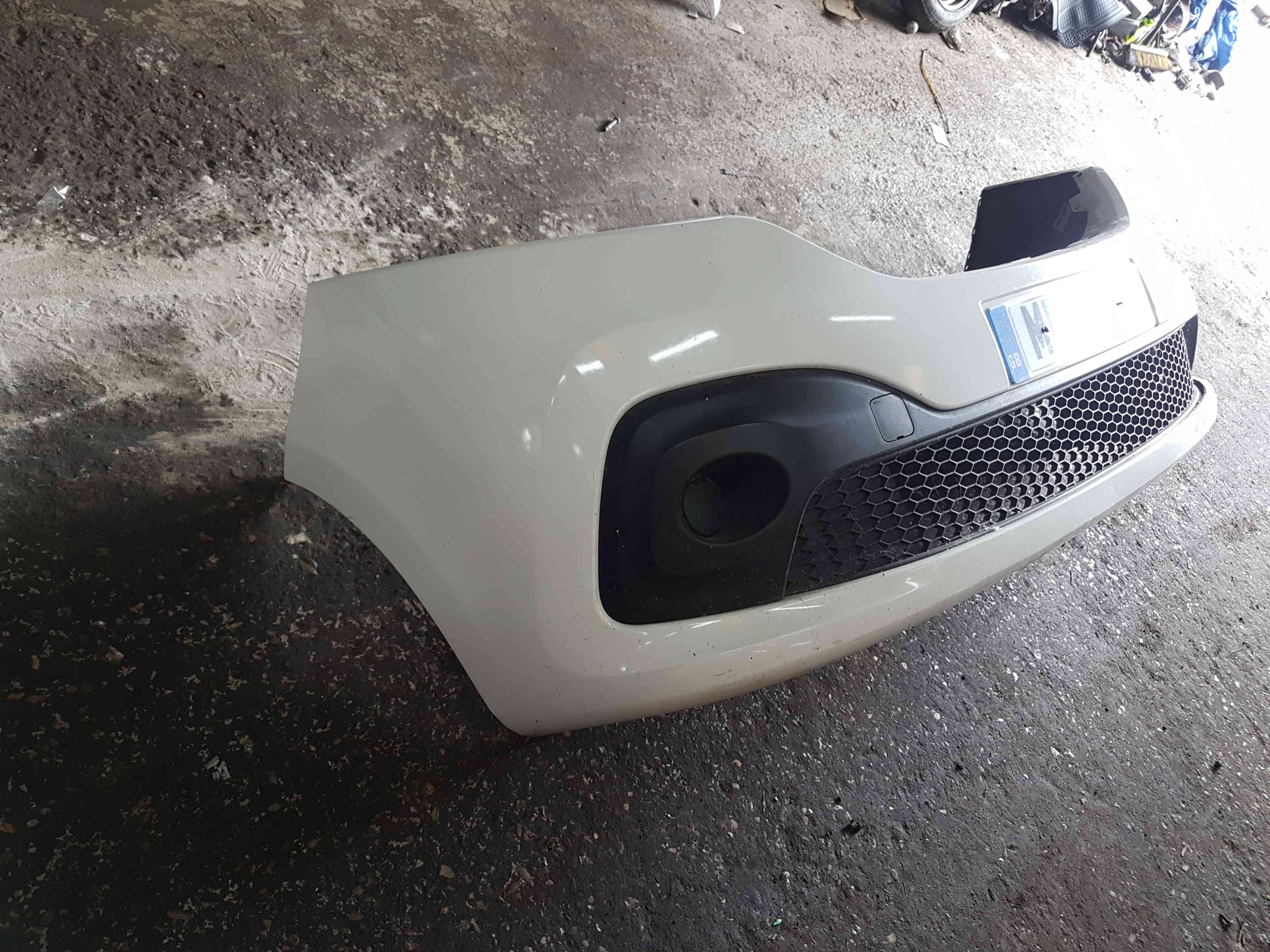 Thumb 8 Renault Trafic MK3 2014-2018 Front Bumper ICE White Ov369