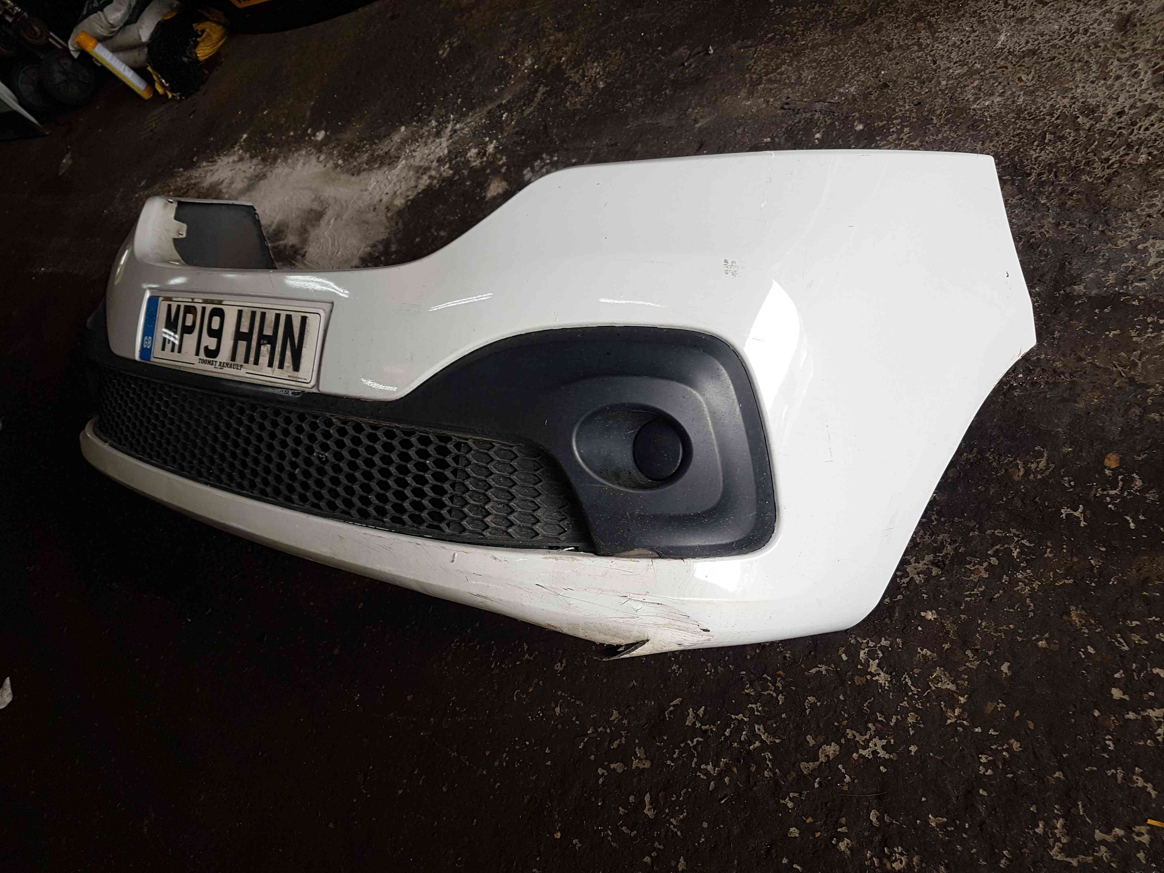 Thumb 3 Renault Trafic MK3 2014-2018 Front Bumper ICE White Ov369
