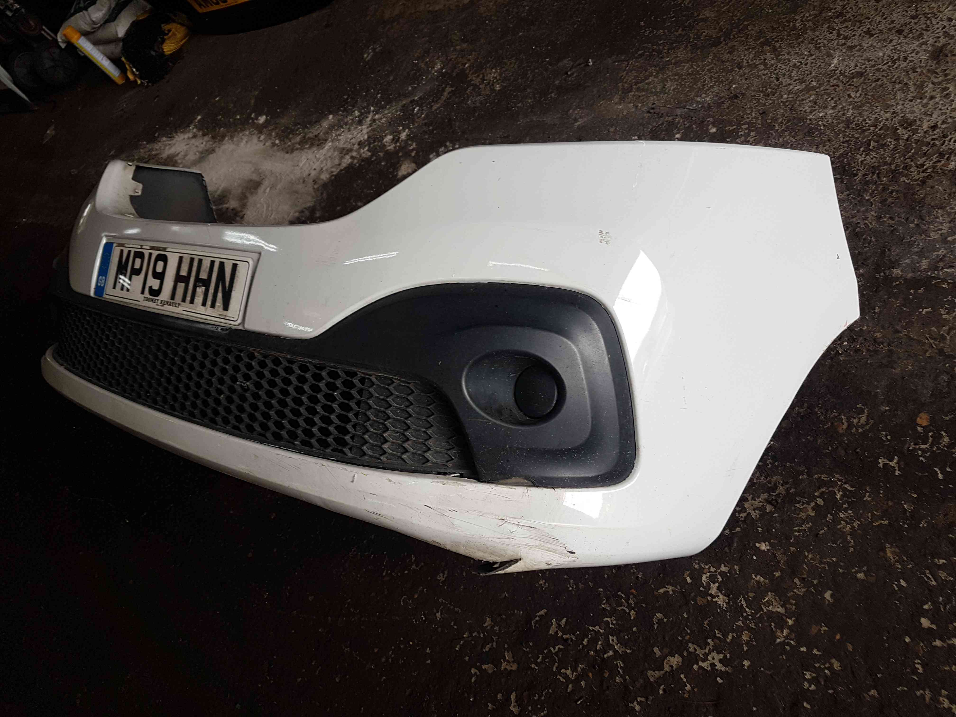 Thumb 4 Renault Trafic MK3 2014-2018 Front Bumper ICE White Ov369