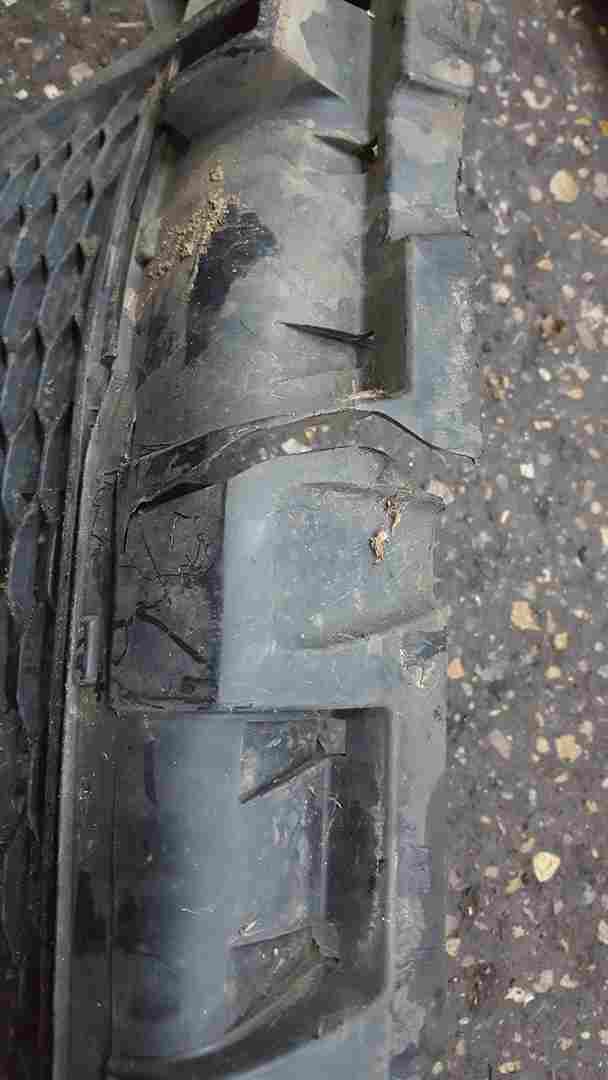 Thumb 5 Renault Trafic MK3 2014-2018 Front Lower Grill BROKEN