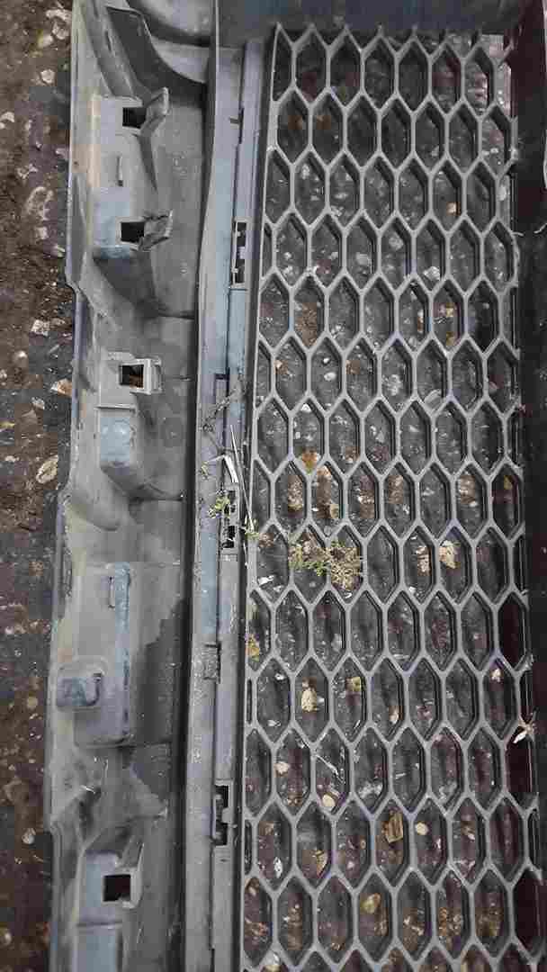 Thumb 8 Renault Trafic MK3 2014-2018 Front Lower Grill BROKEN