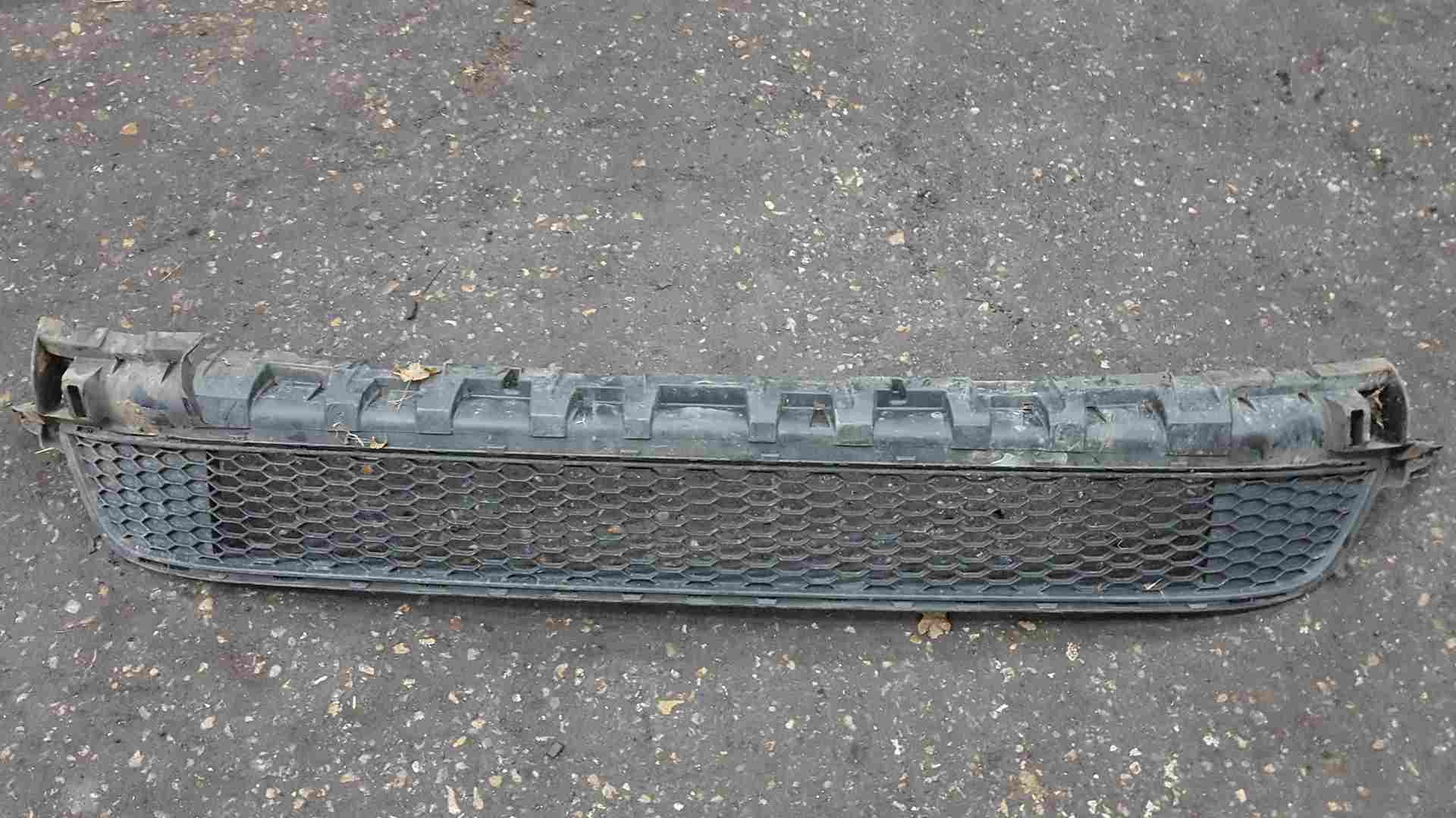 Renault Trafic MK3 2014-2018 Front Lower Grill BROKEN