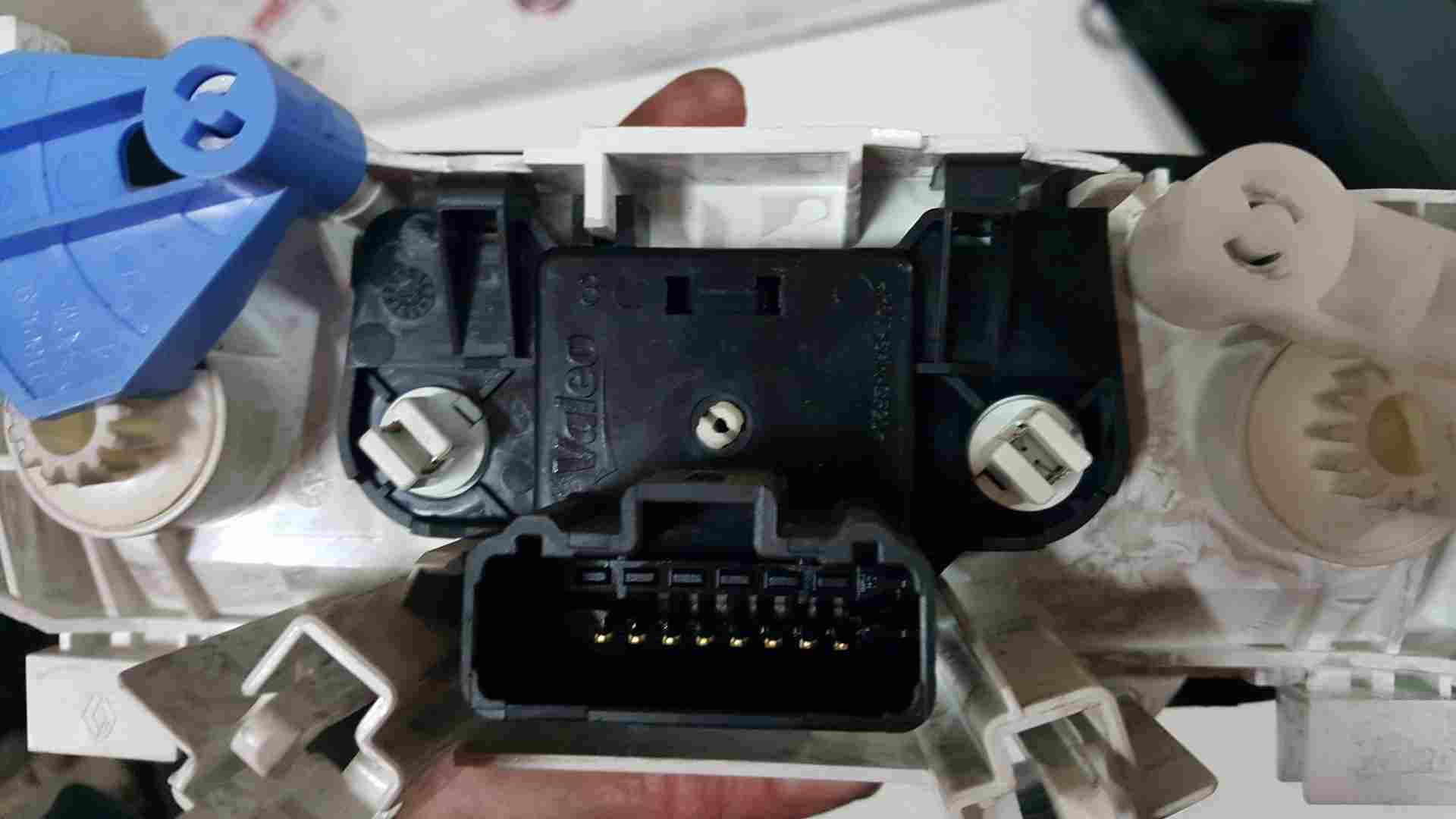 Thumb 5 Renault Trafic MK3 2014-2018 Heater Controls Switches Panel