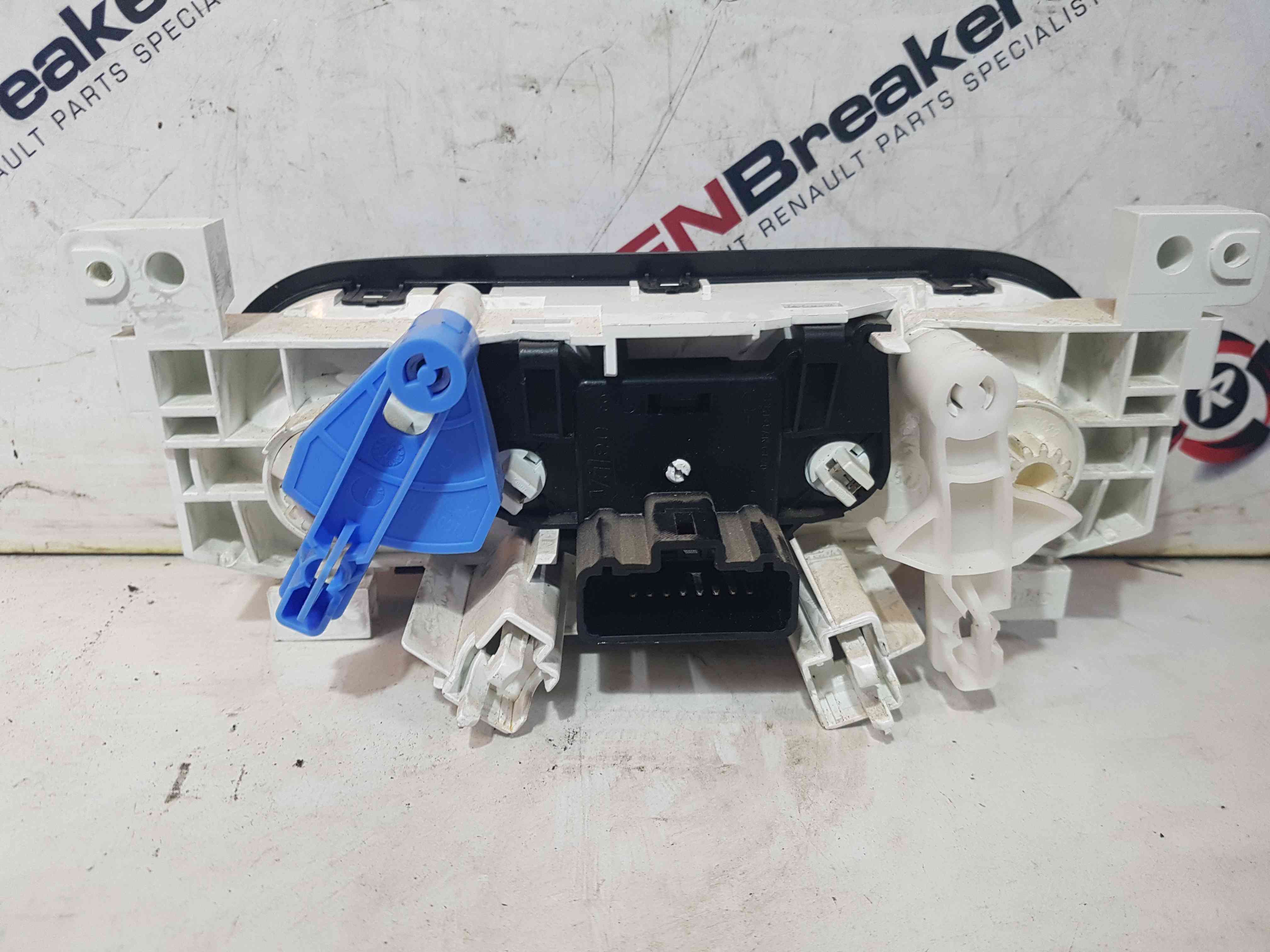 Thumb 4 Renault Trafic MK3 2014-2018 Heater Controls Switches Panel AC  T1032613B