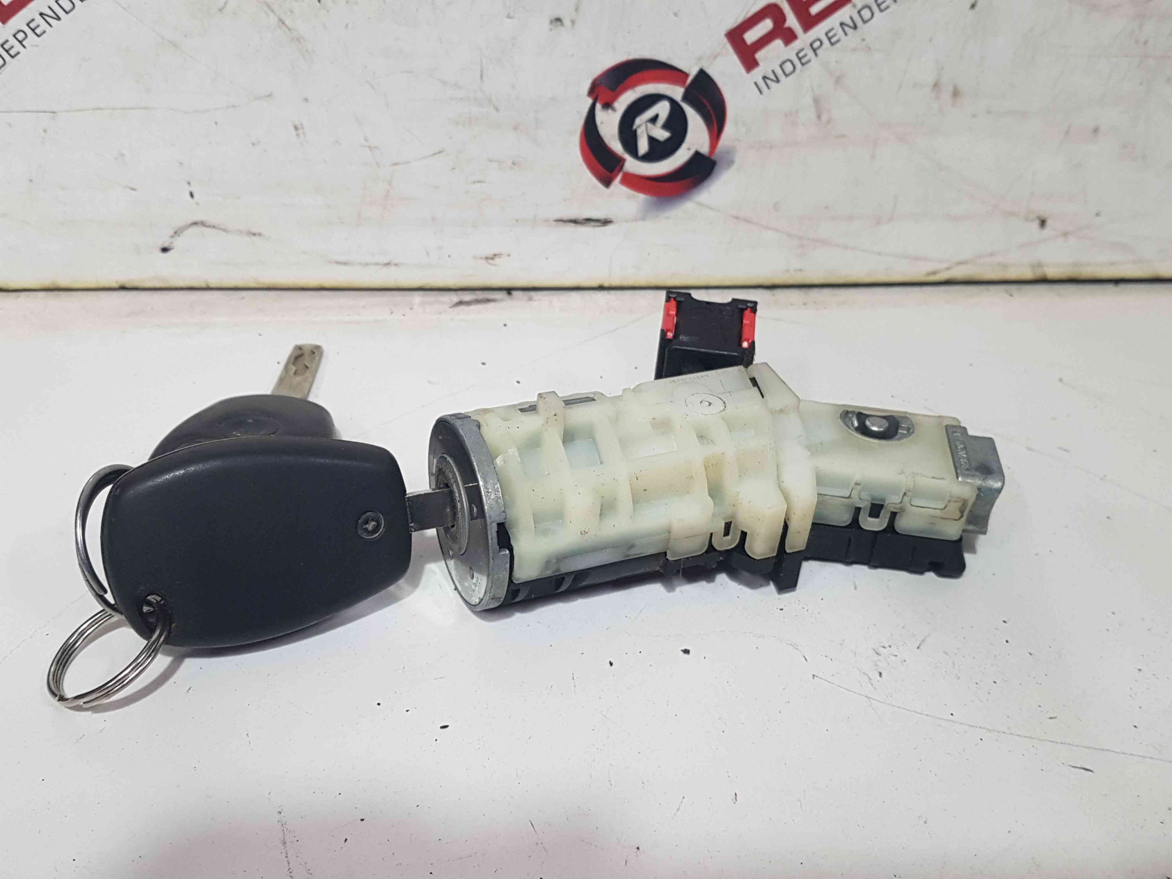 Thumb 3 Renault Trafic MK3 2014-2018 Ignition Barrel + X2 Keys 487009186R