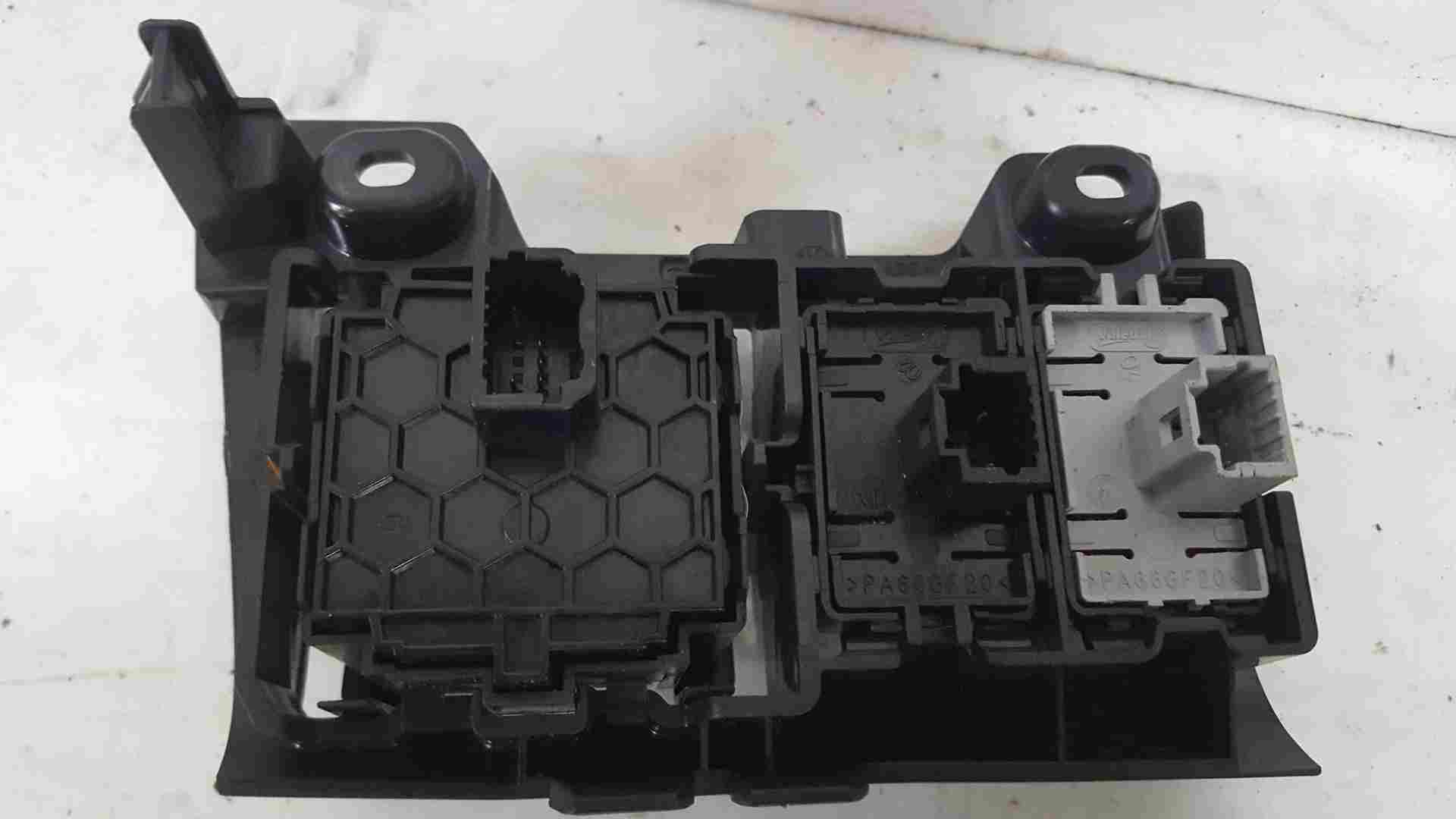 Thumb 2 Renault Trafic MK3 2014-2018 Parking Sensor + Light Adjuster Switch + Terrain