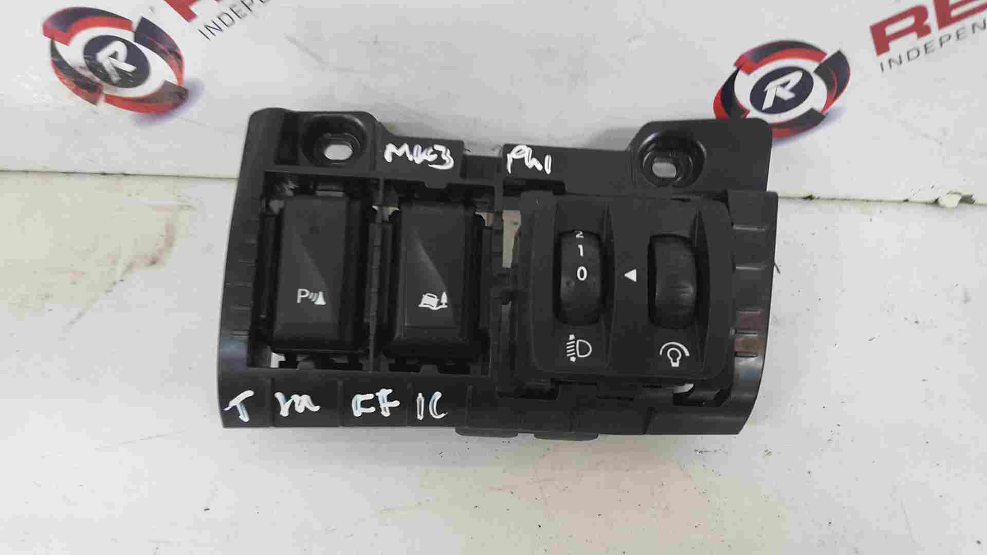 Thumb 3 Renault Trafic MK3 2014-2018 Parking Sensor + Light Adjuster Switch + Terrain