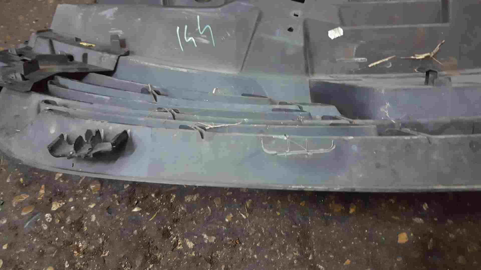 Thumb 6 Renault Trafic MK3 2014-2018 Upper Front Grill Damaged 