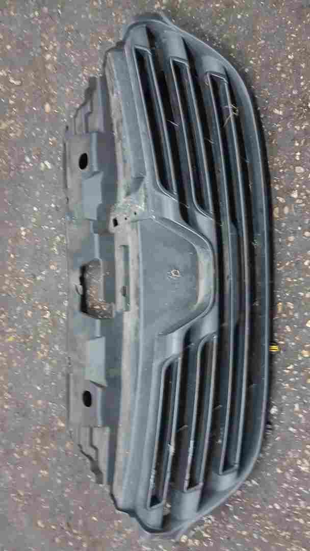 Renault Trafic MK3 2014-2018 Upper Front Grill Damaged 