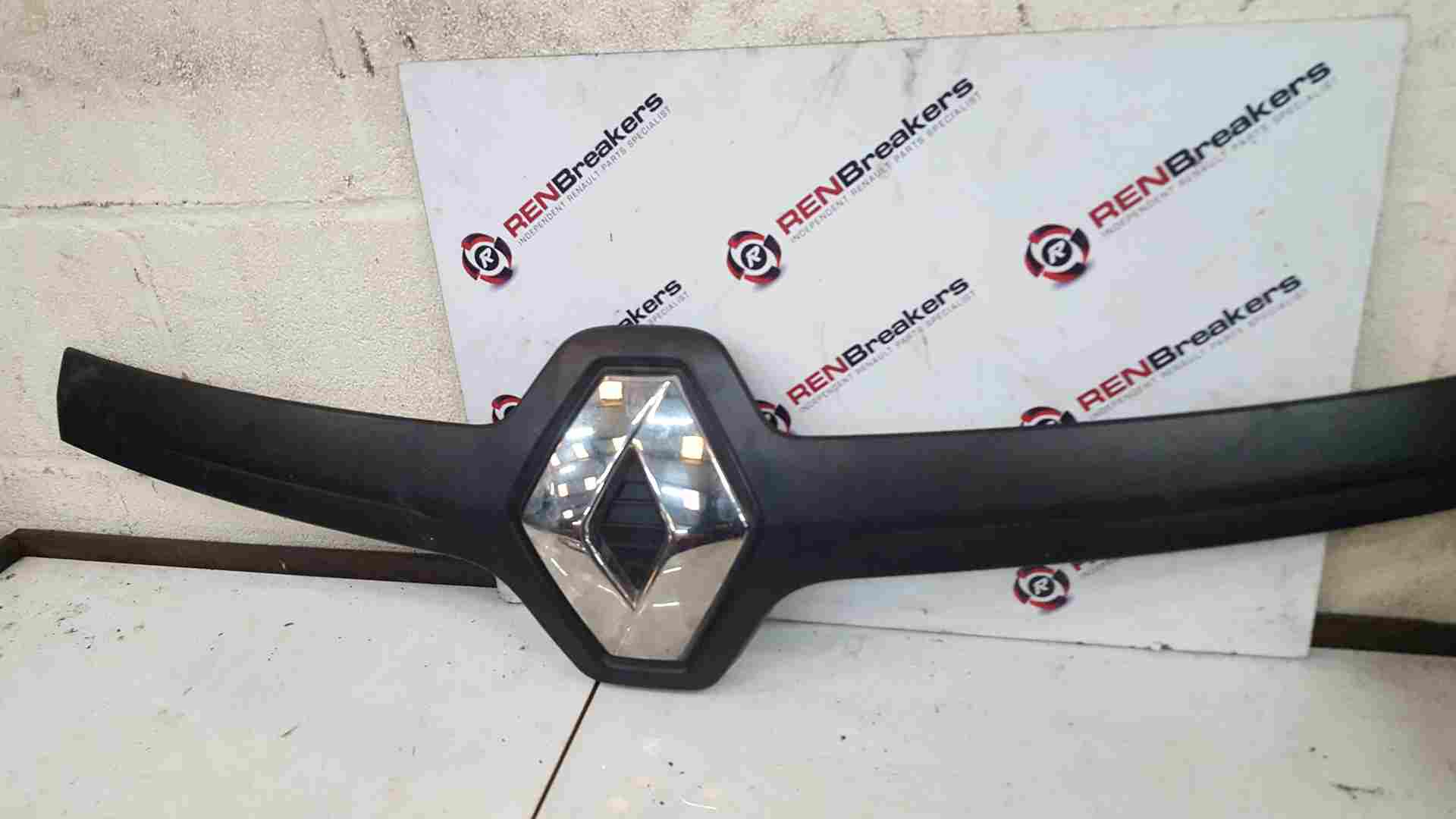 Thumb 3 Renault Trafic MK3 2014-2018 Upper Front Moulding With Emblem Grill Badge