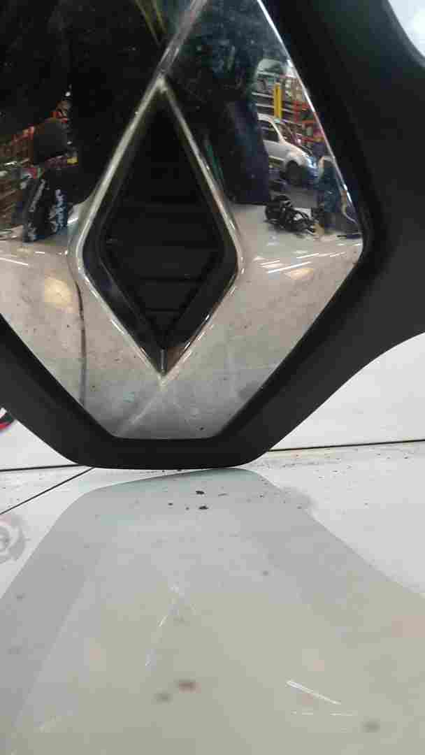 Thumb 5 Renault Trafic MK3 2014-2018 Upper Front Moulding With Emblem Grill Badge