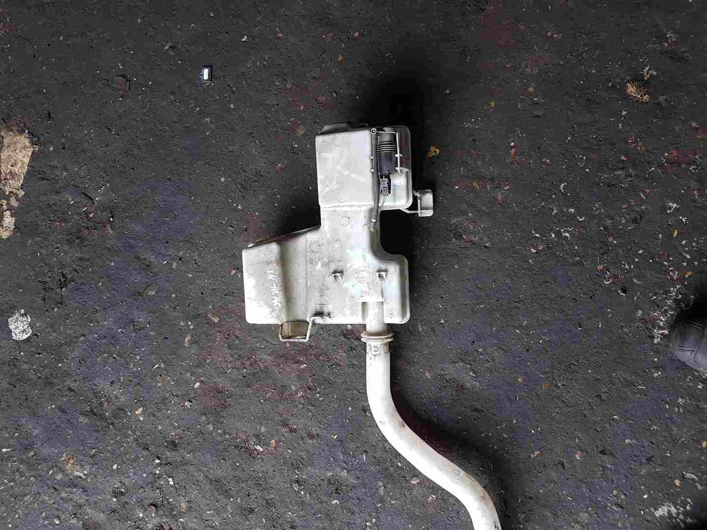 Thumb 3 Renault Trafic MK3 2014-2018 Windscreen Washer Bottle + Pump 289105241R