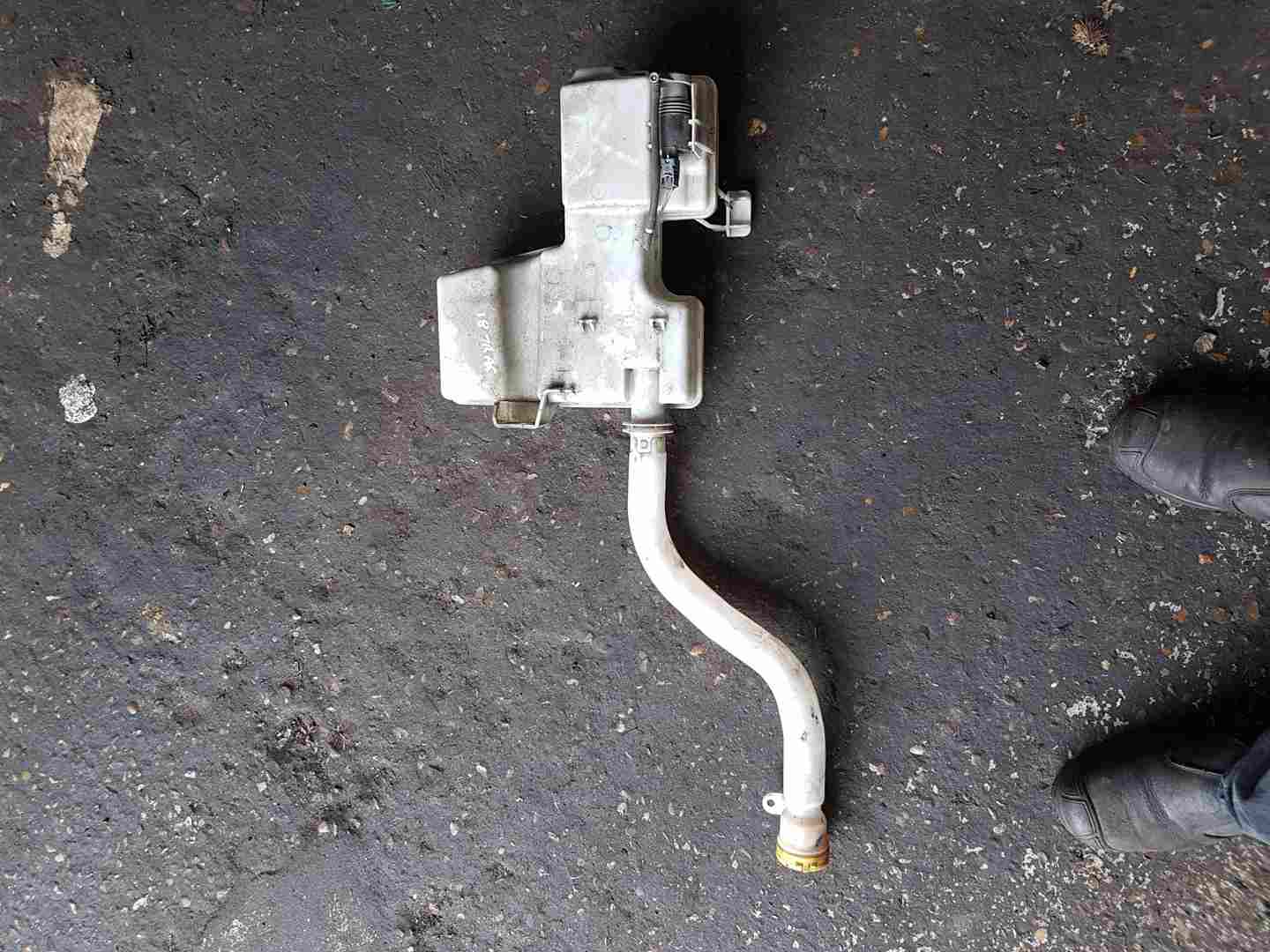 Renault Trafic MK3 2014-2018 Windscreen Washer Bottle + Pump 289105241R