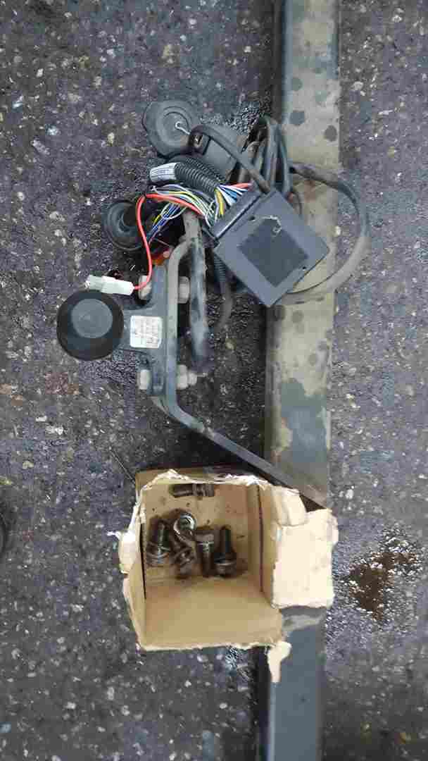 Thumb 4 Renault Trafic MK3 2014-2018 TOW Bar Complete With Electrics