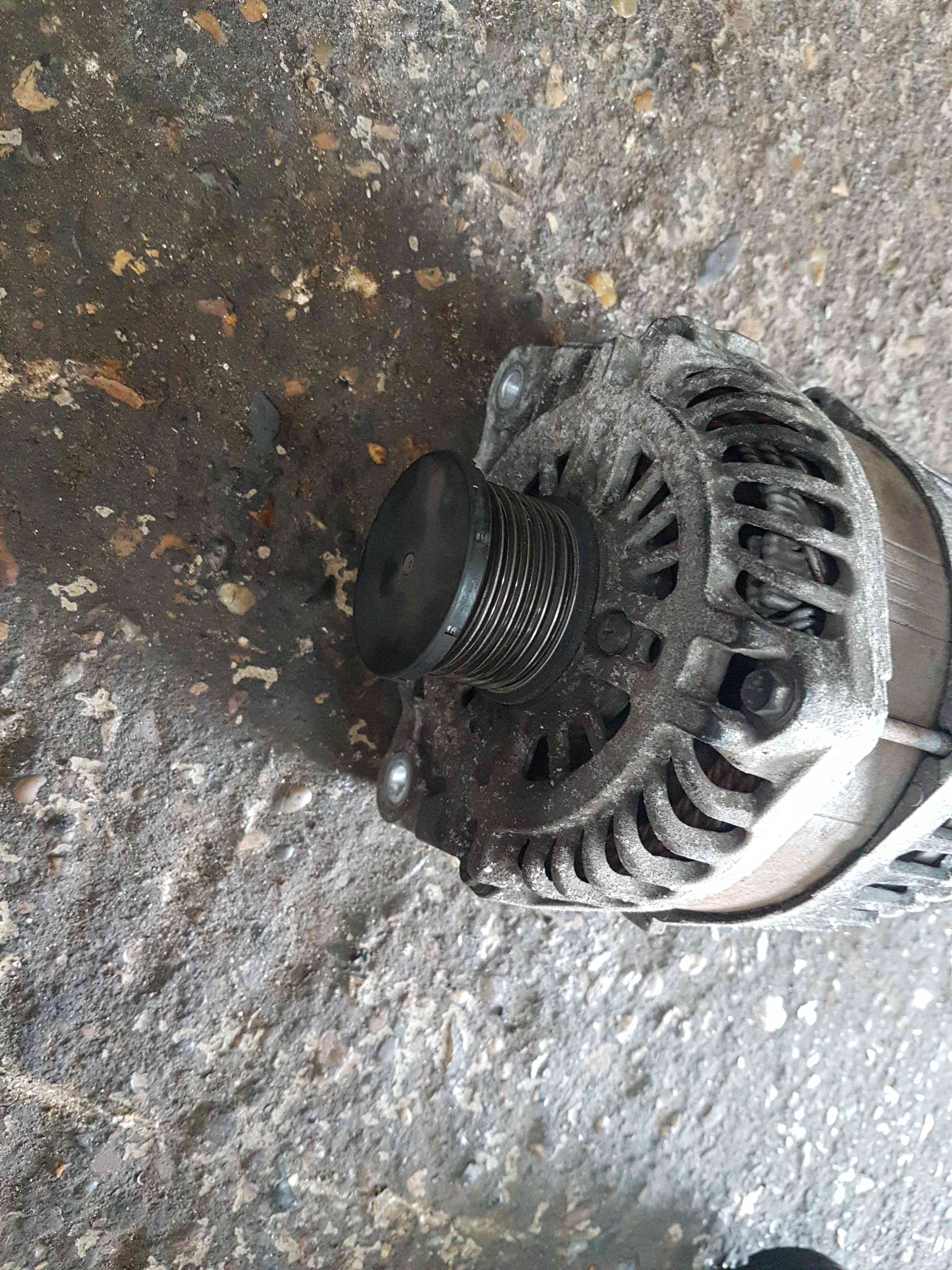 Thumb 2 Renault Trafic MK3 2014-2019 1.6 DCI Alternator R9M 452 231006729R