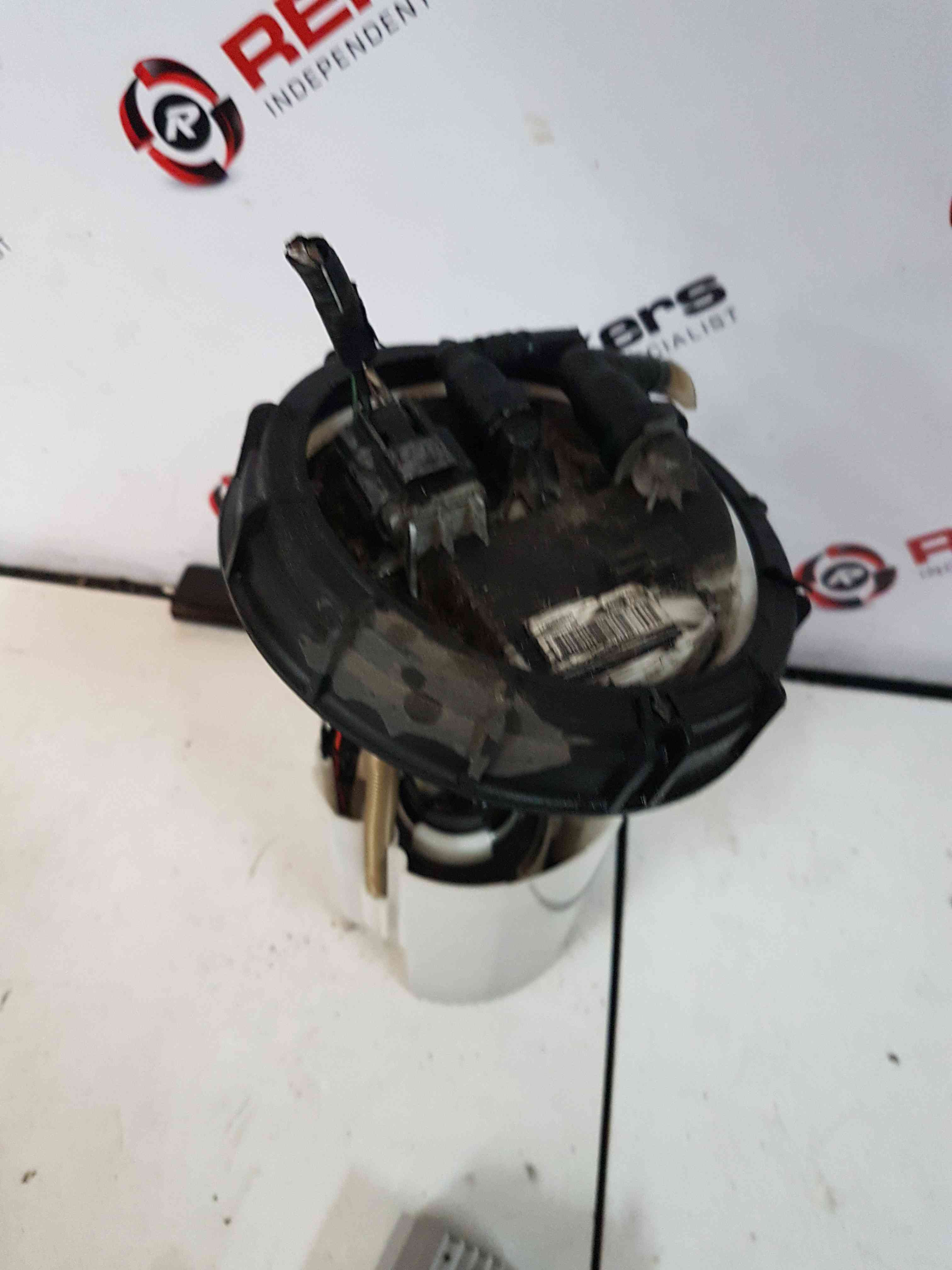 Thumb 4 Renault Trafic MK3 2014-2019 1.6 DCI Fuel Sender Unit R9M 452 172027392R