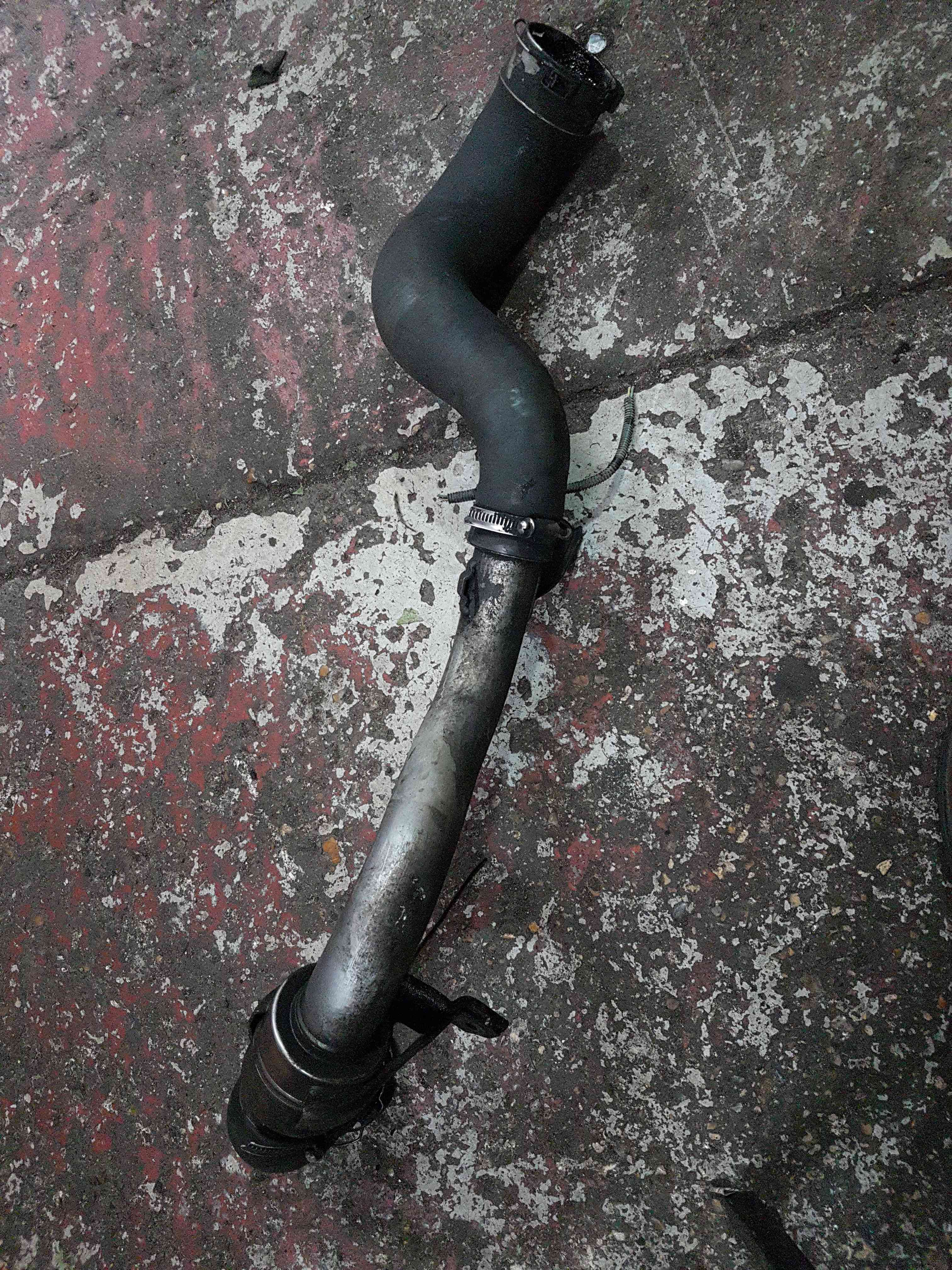 Thumb 2 Renault Trafic MK3 2014-2019 1.6 DCI Intercooler Hose Pipe R9M 452
