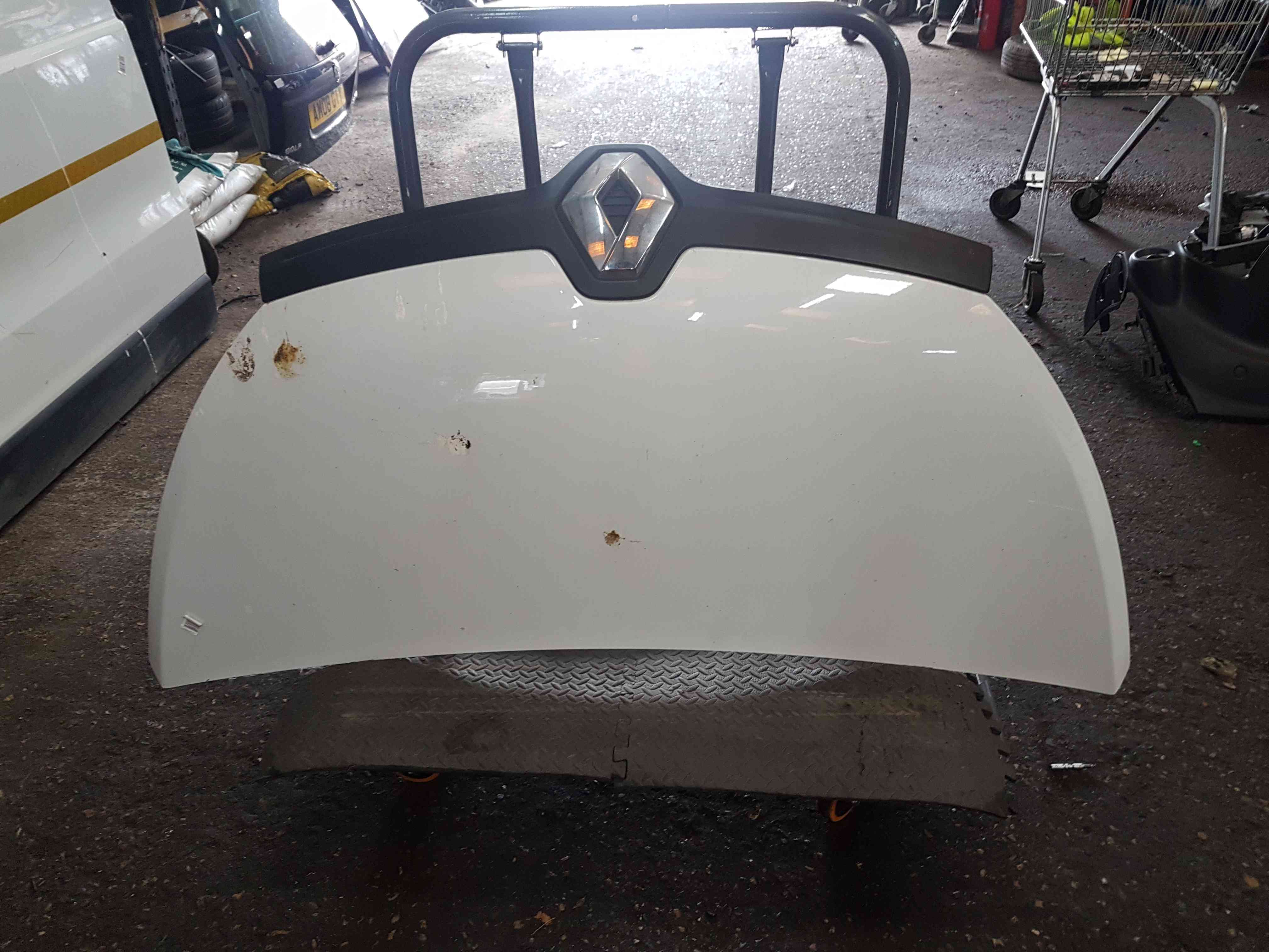 Thumb 3 Renault Trafic MK3 2014-2019 Front Bumper Wing ICE White Ov369