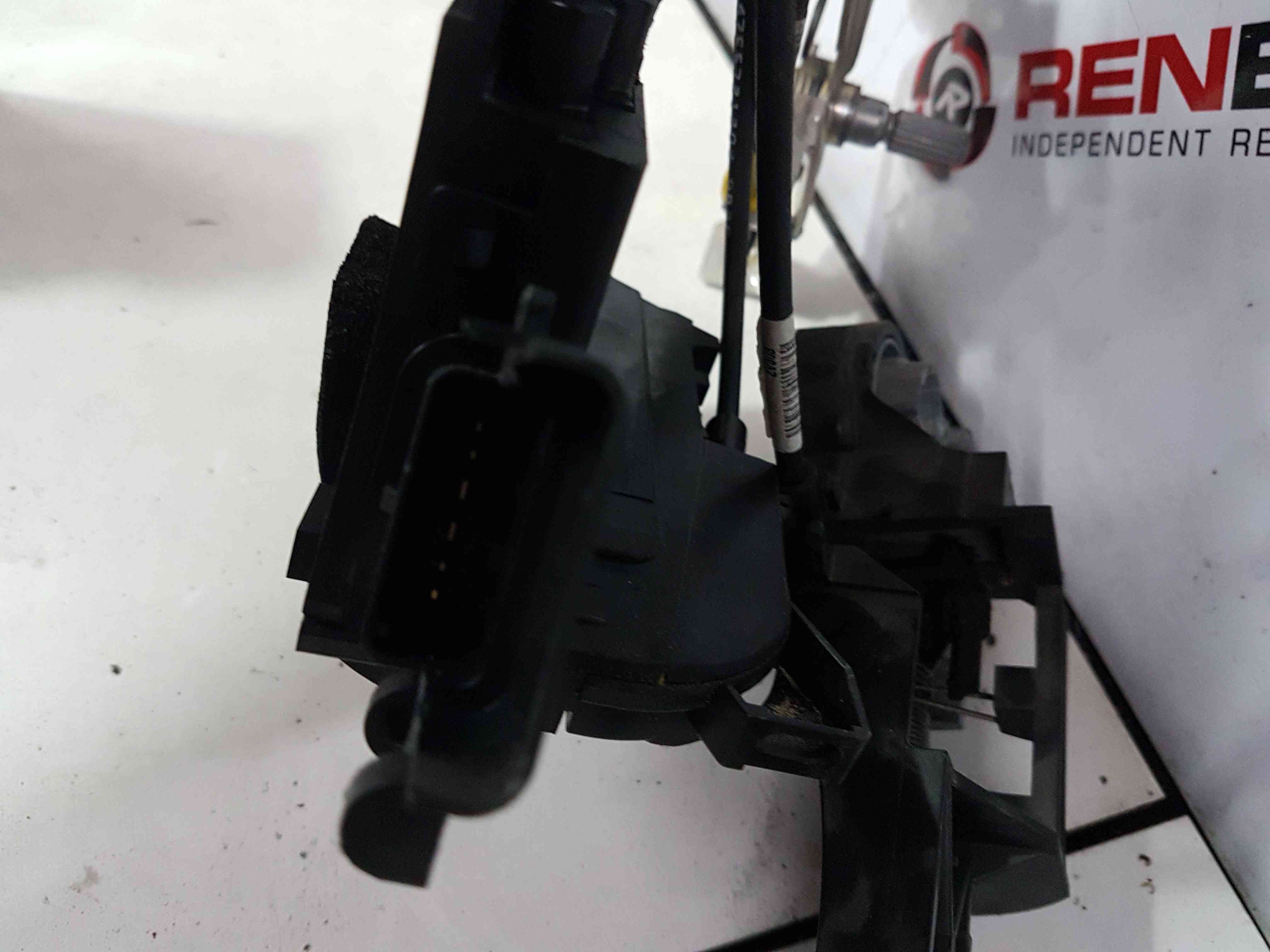 Thumb 5 Renault Trafic MK3 2014-2019 Passenger NSF Front Sliding Door Lock Mechanism