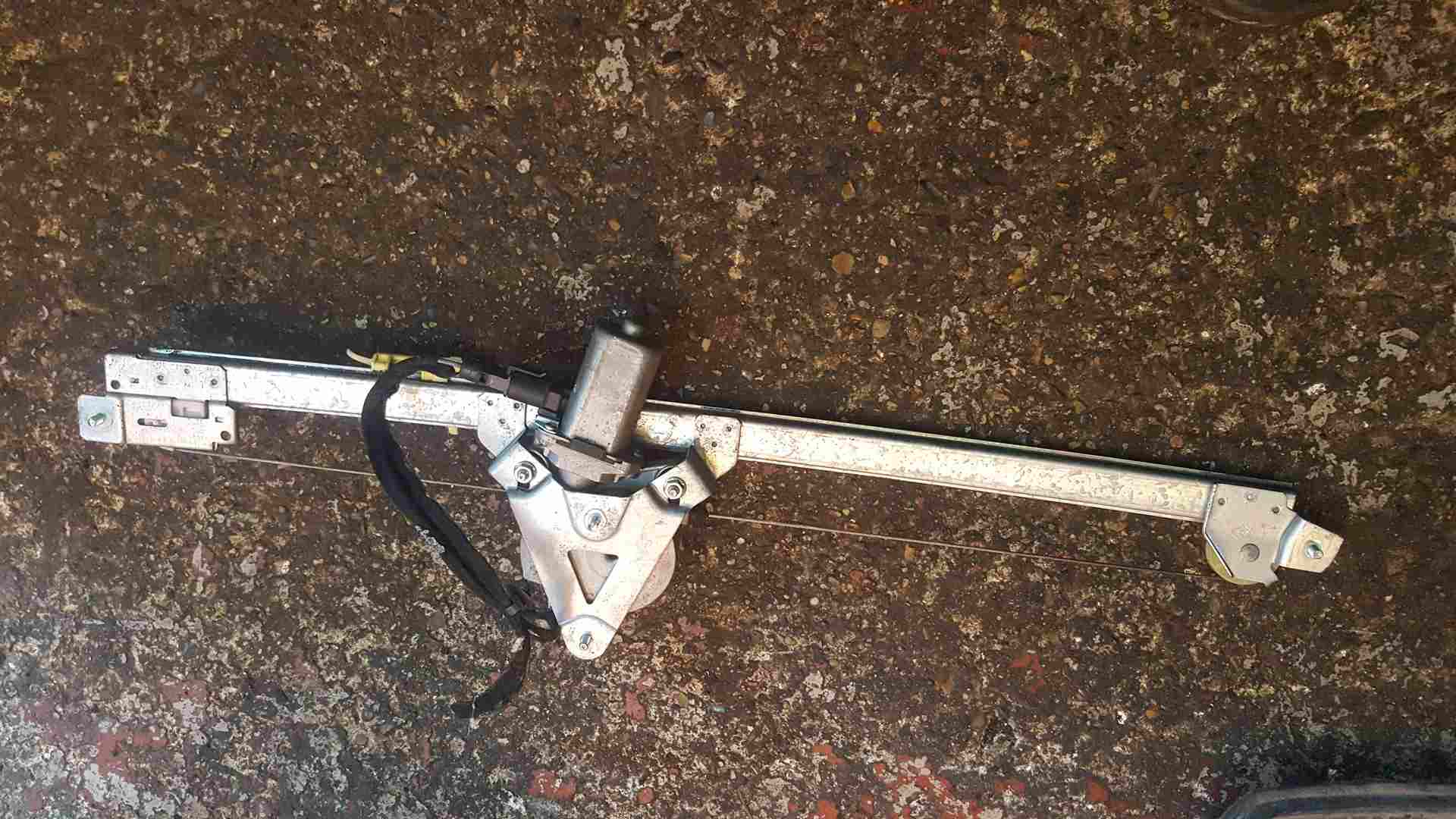 Renault Trafic MPV 2006-2014 Passenger NSF Front Window Motor + Regulator