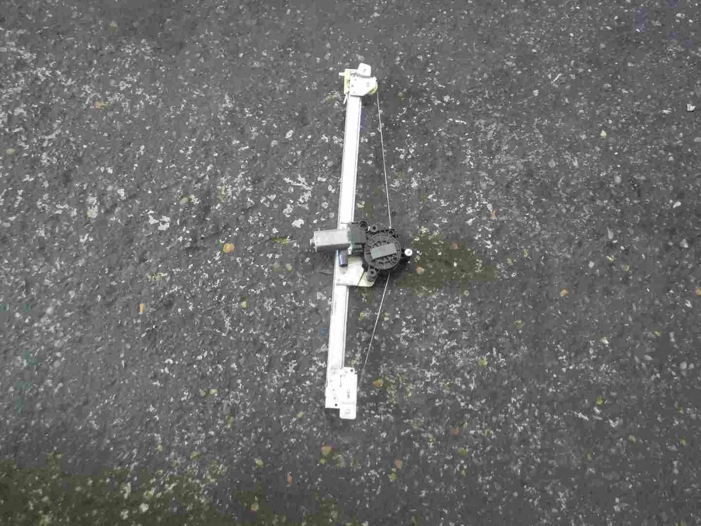 Renault Trafic MPV 2006-2014 Passenger NSF Front Window Motor + Regulator