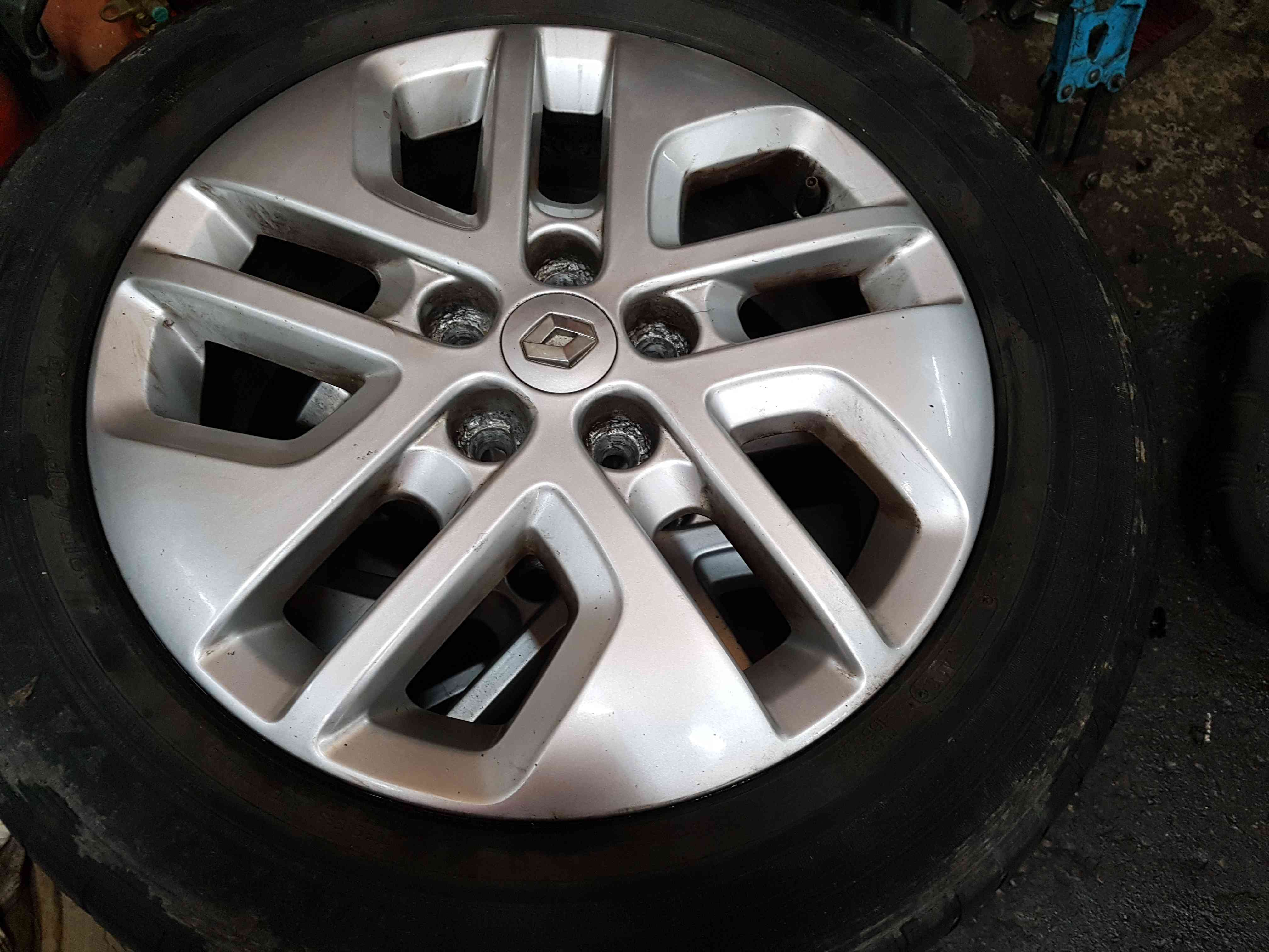 Thumb 2 Renault Trafic Sport MK3 2014-2018 Alloy Wheel 17Inch 4/5
