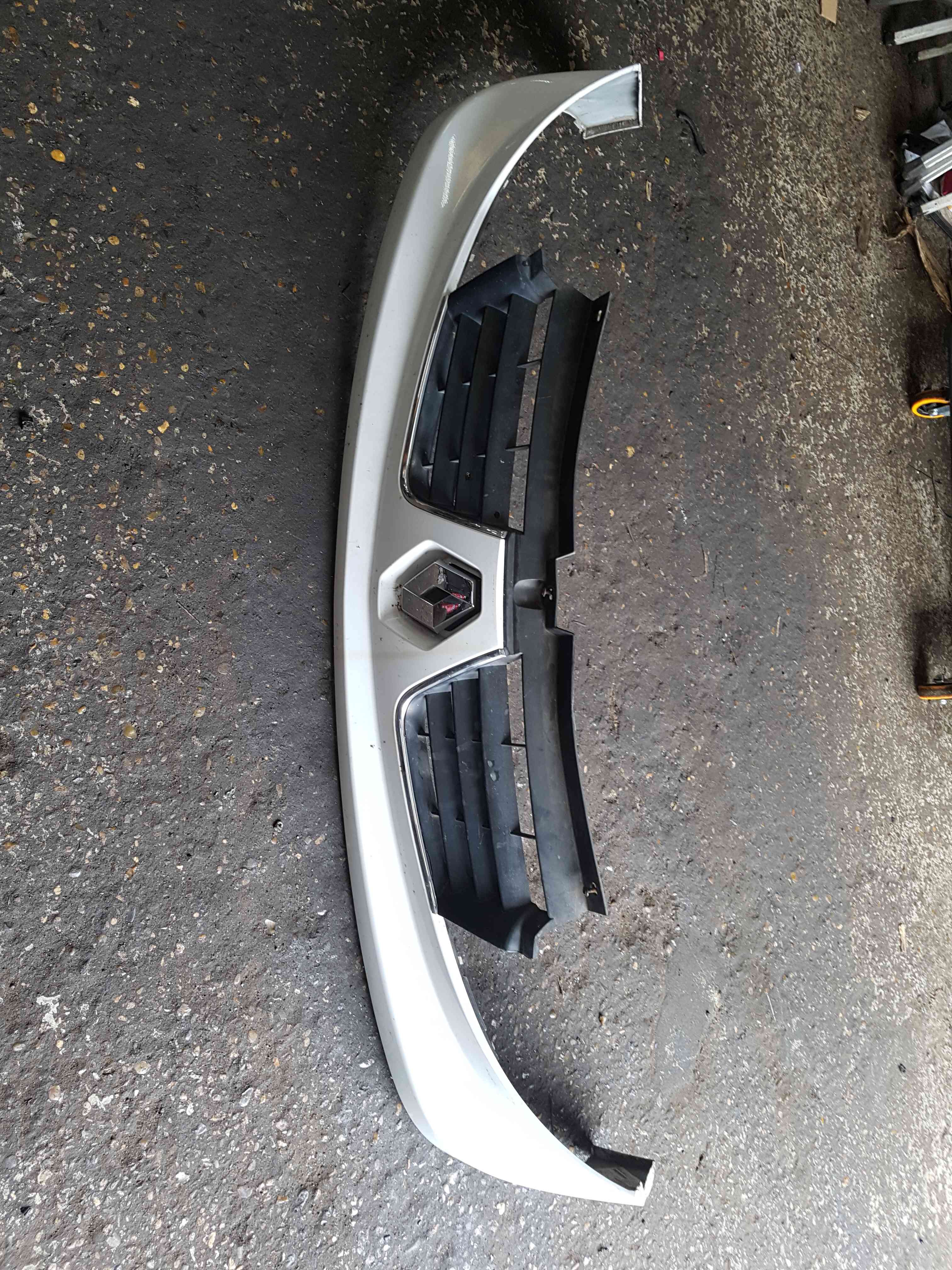 Thumb 5 Renault Trafic Vauxhall Vivaro 2001-2006 Front Bumper Grille Grill White Od31