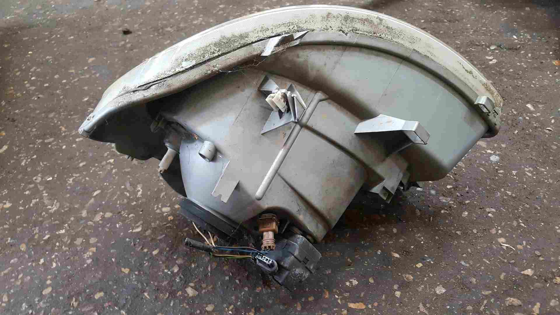 Thumb 4 Renault Trafic Vivaro 2001-2006 Passenger NSF Front Headlight Cloudy 7700311374