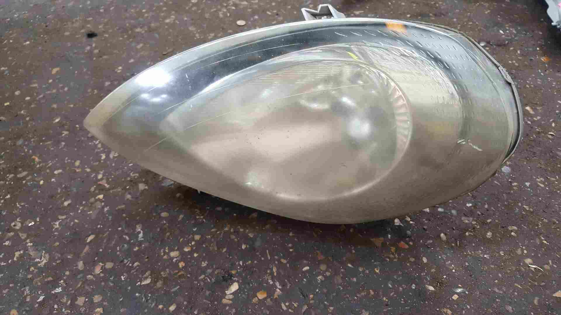 Thumb 5 Renault Trafic Vivaro 2001-2006 Passenger NSF Front Headlight Cloudy 7700311374