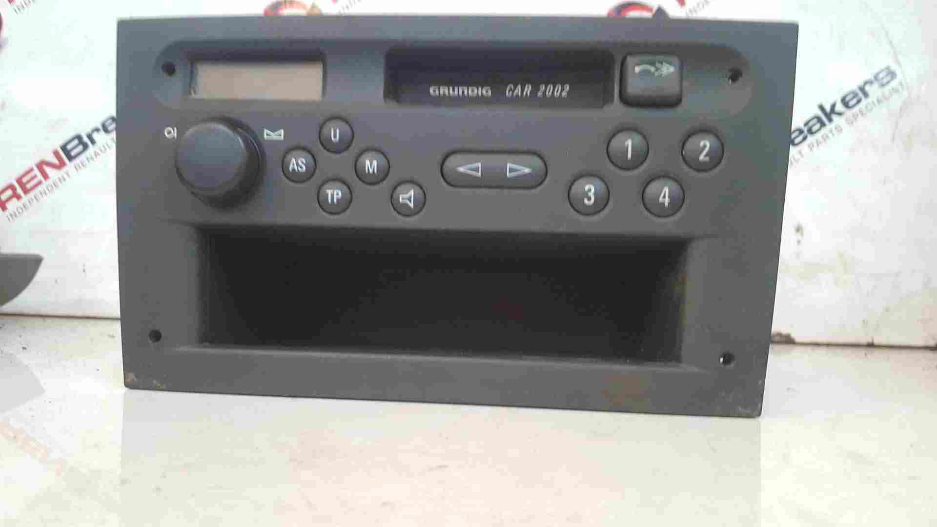 Thumb 7 Renault Trafic Vivaro 2001-2006 Radio Tape Player + Cubby