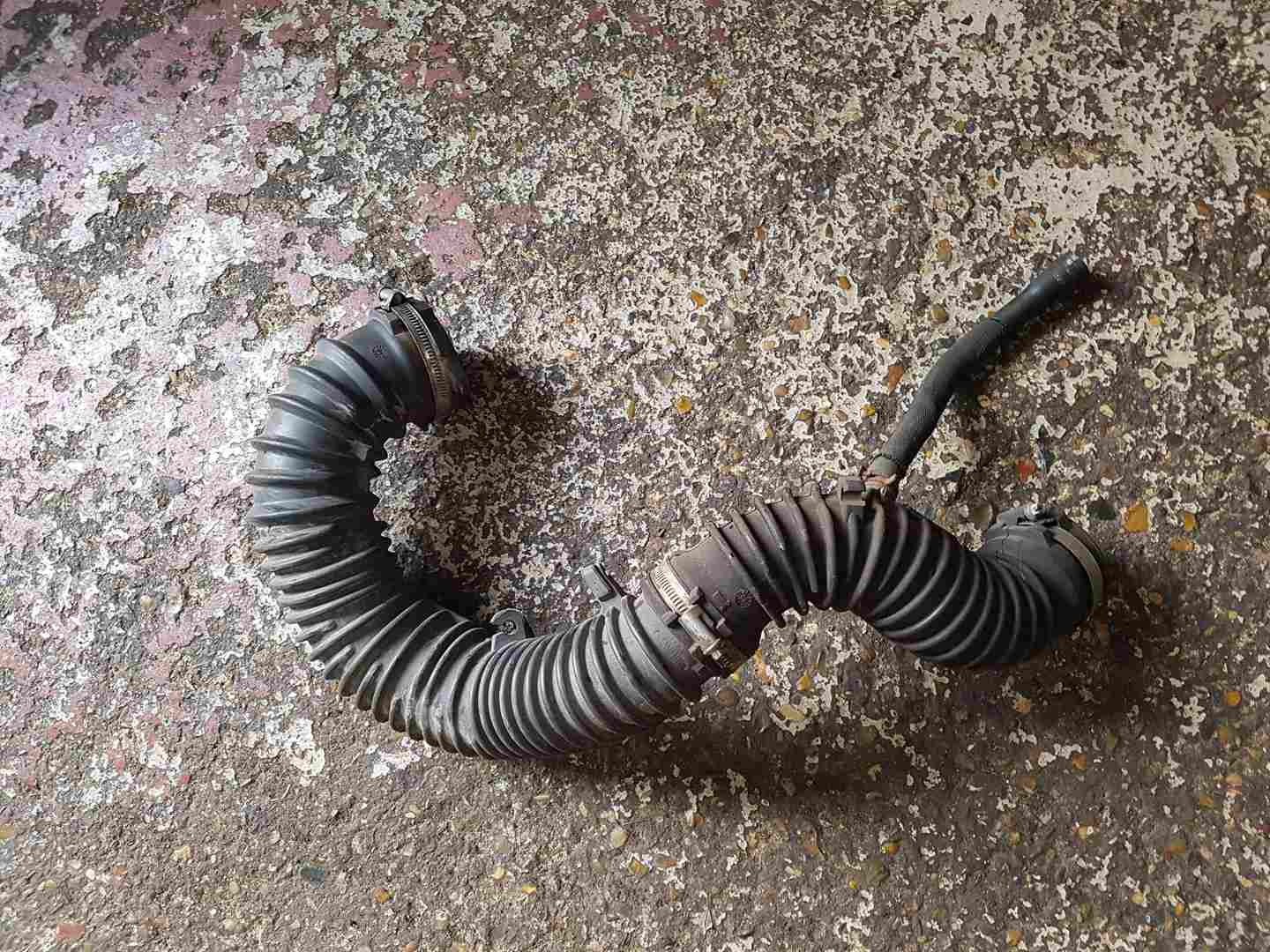 Renault Trafic Vivaro 2006-2014 2.0 DCI Air Intake Pipe Hose M9R 786